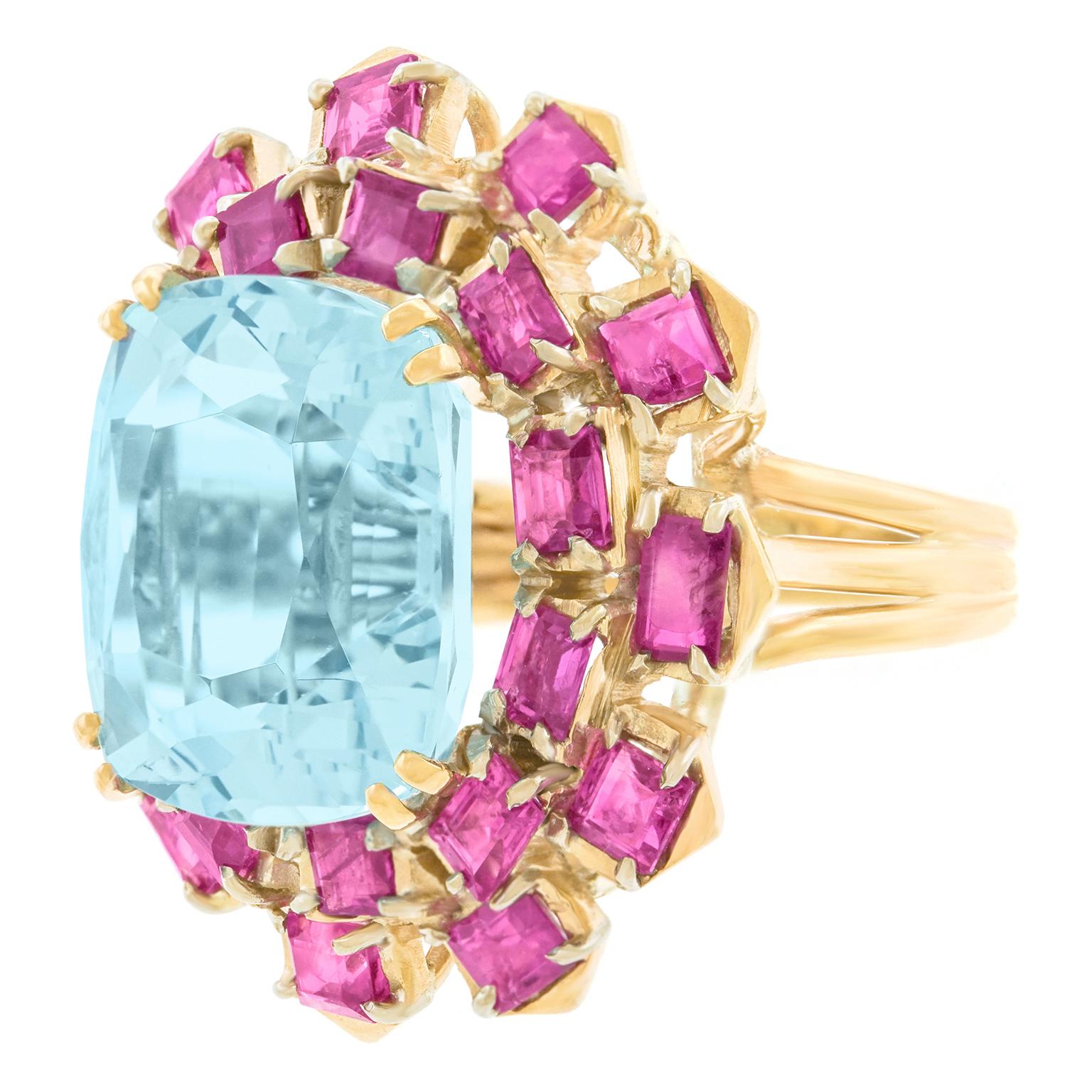 1960s Aquamarine and Pink Sapphire Gold Ring In Excellent Condition In Litchfield, CT