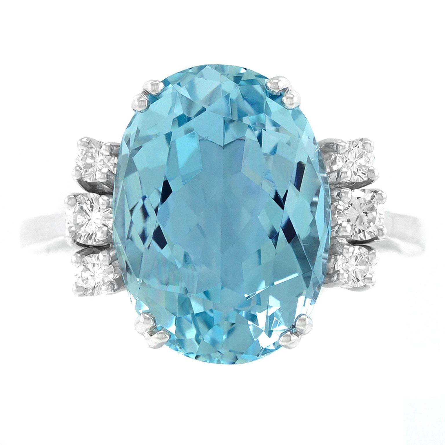 Oval Cut Sixties Aquamarine & Diamond Ring For Sale