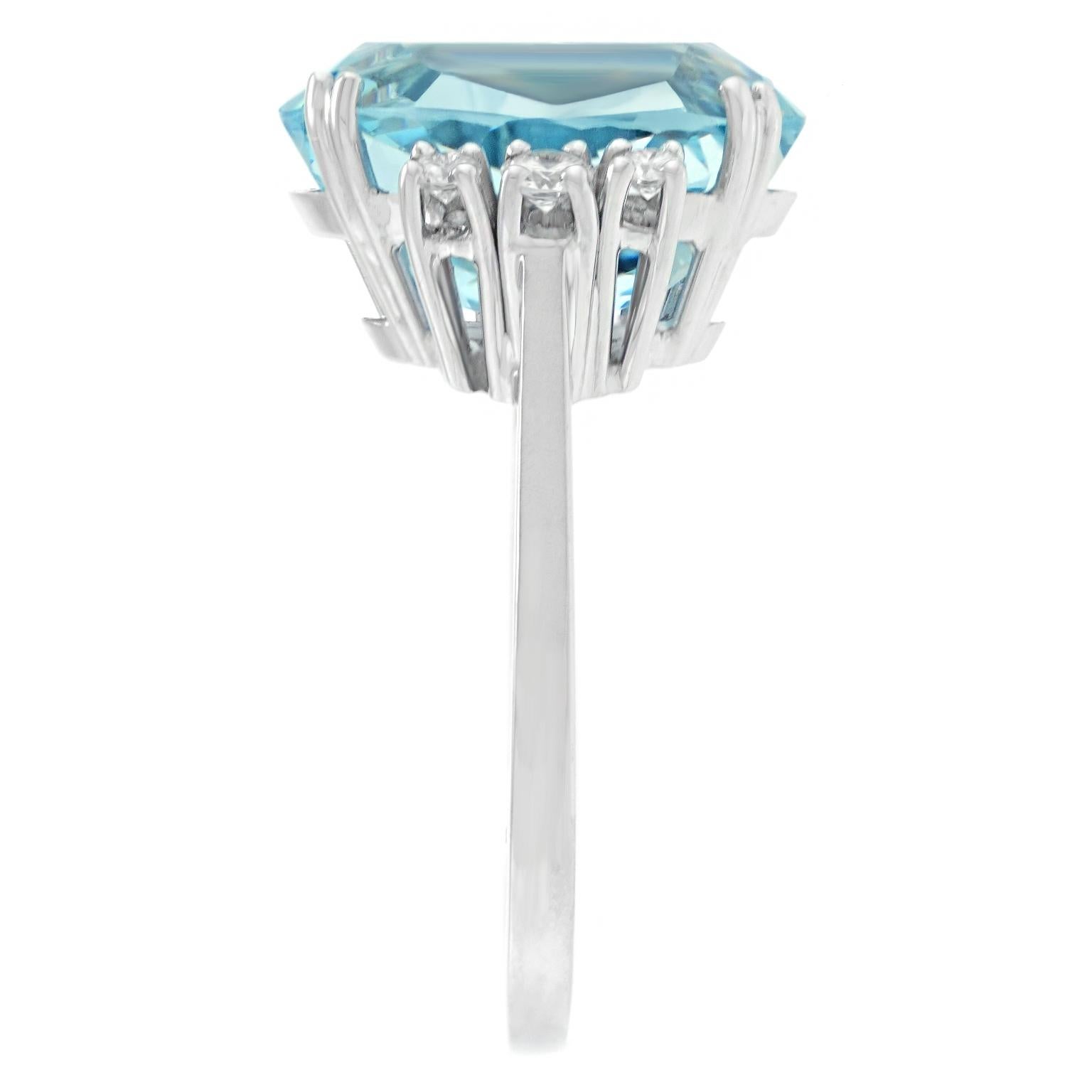 Sixties Aquamarine & Diamond Ring For Sale 2