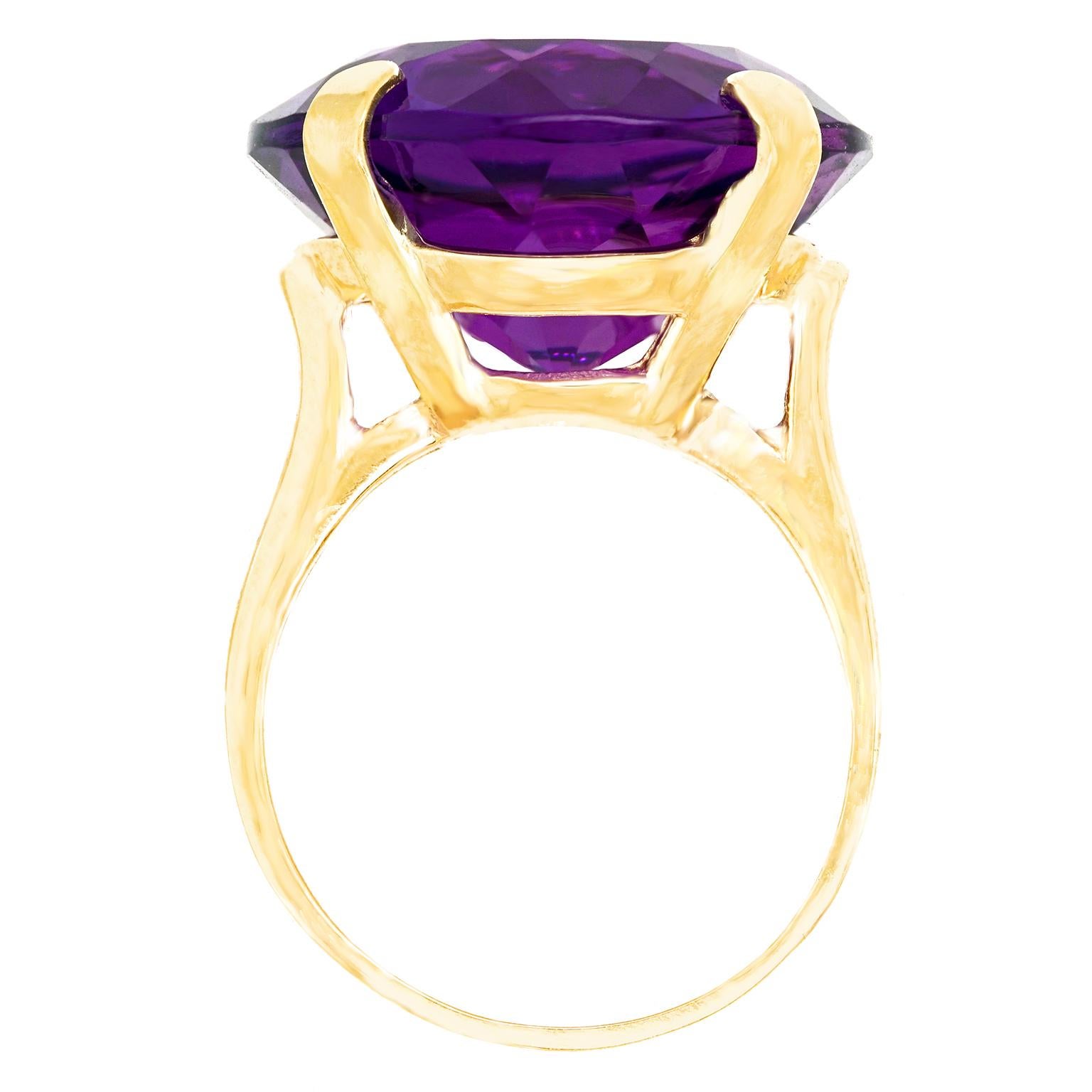 Sixties Chic Amethyst-Set Gold Ring 3