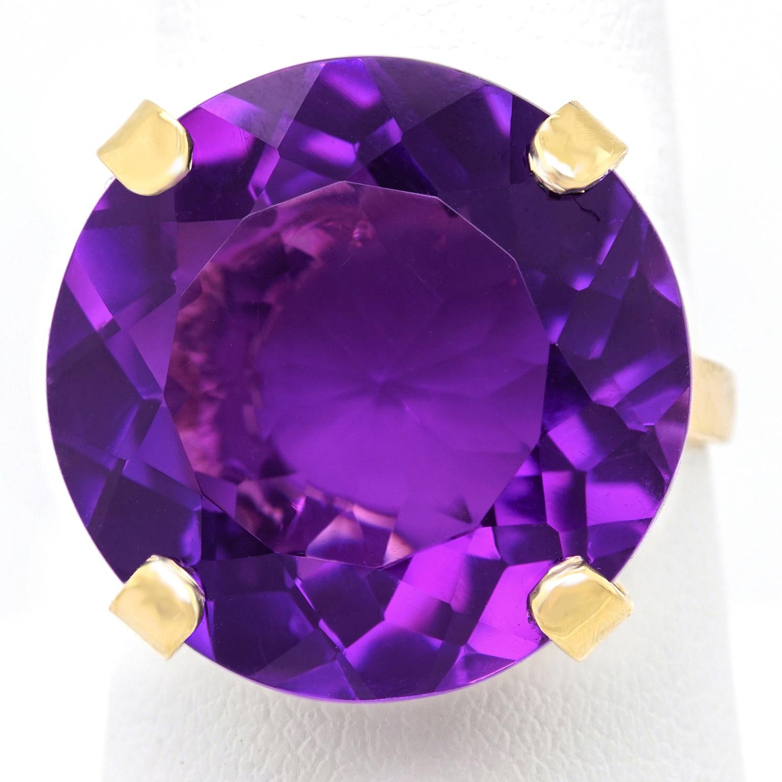 Sixties Chic Amethyst-Set Gold Ring 4