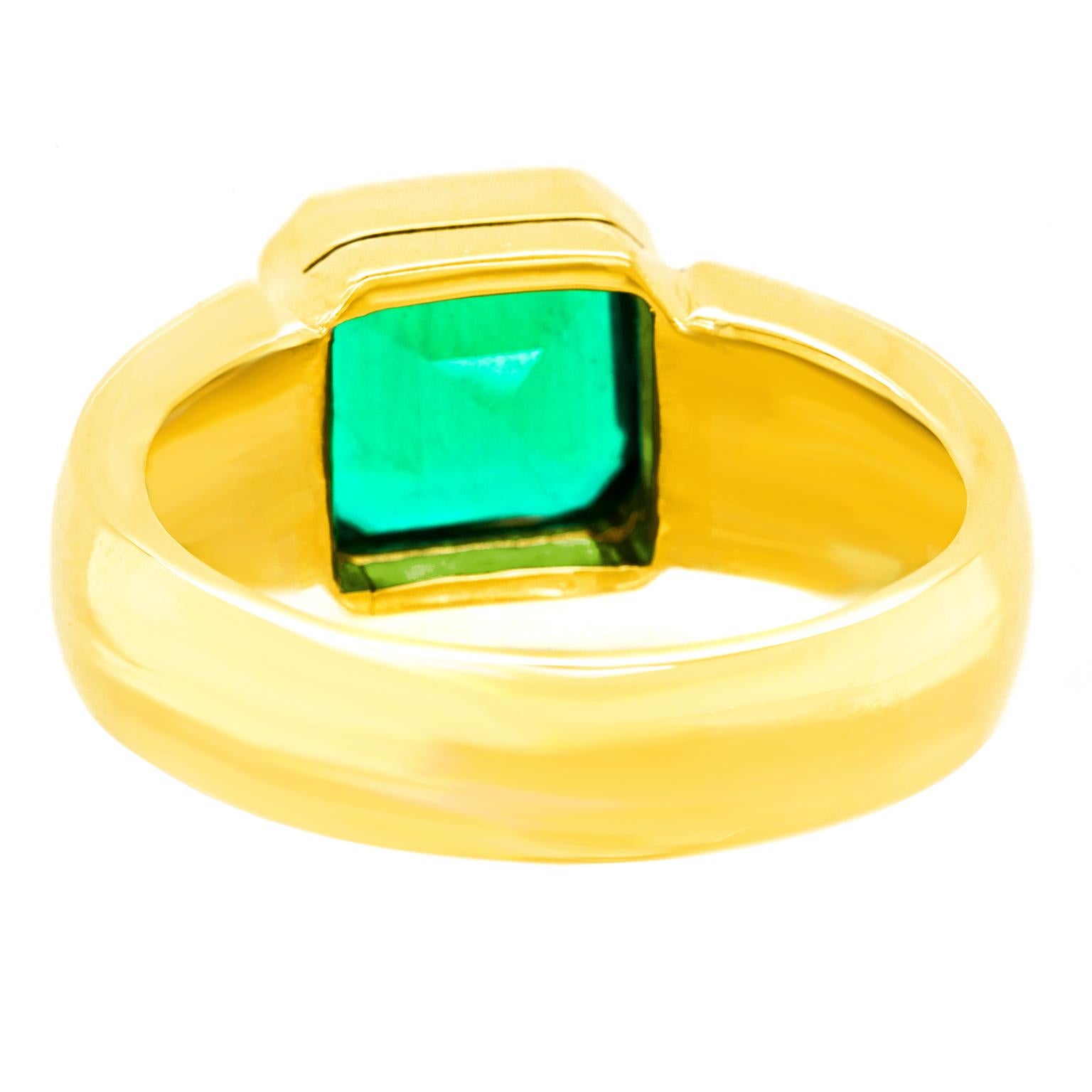 Sixties Emerald Ring For Sale 4