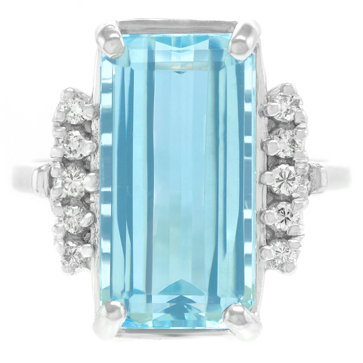 Moderner Aquamarin- und Diamantring aus den Sechzigern (Smaragdschliff) im Angebot