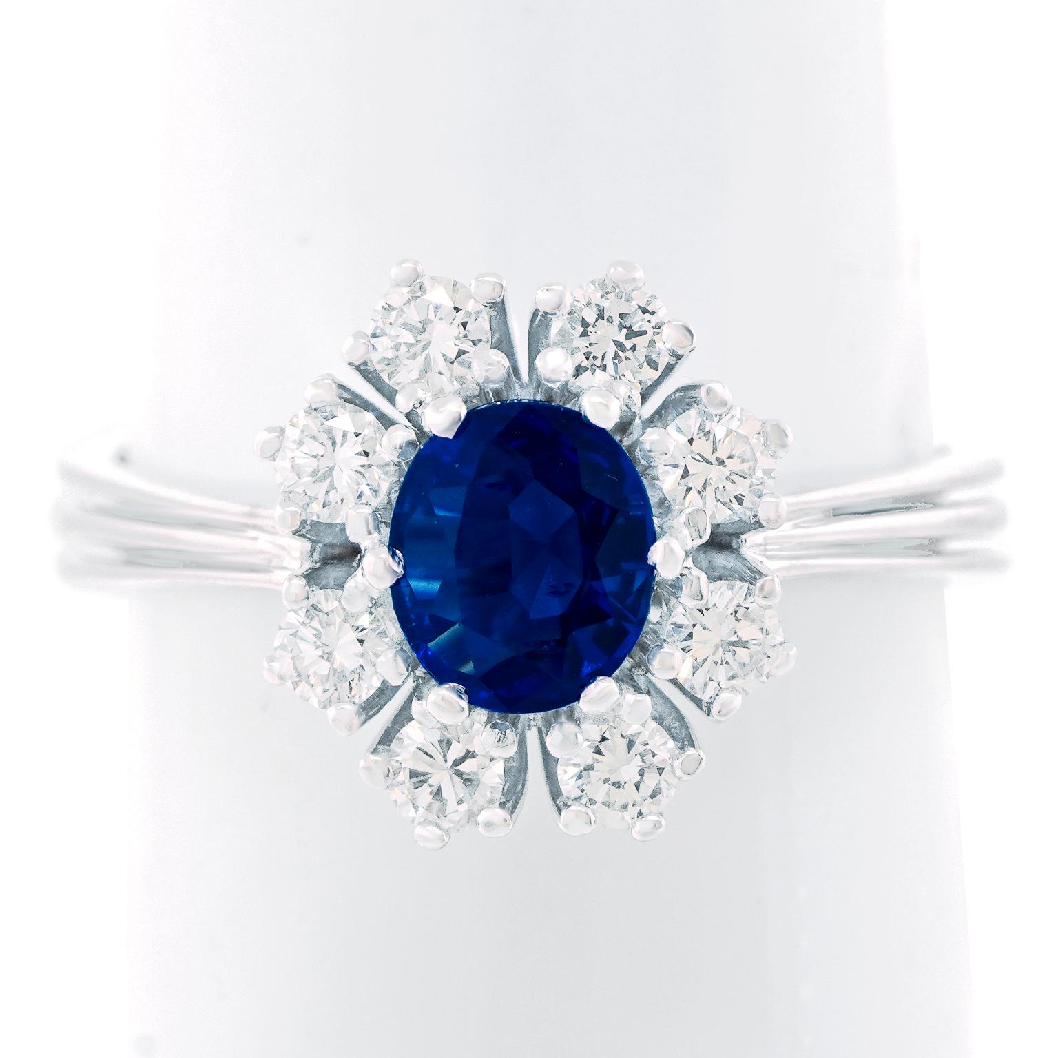 Sechziger Jahre Saphir- und Diamantring (Ovalschliff) im Angebot
