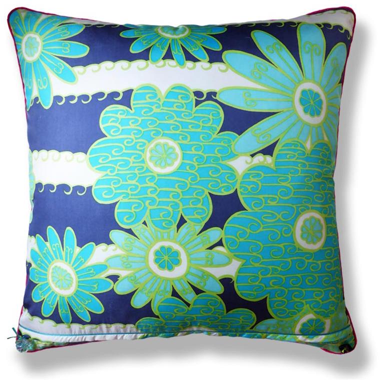 'Gibson'
Circa - 1960
British made luxury cushion created using original vintage silks with two very beautiful and complimentary sides; both featuring the enormously popular ‘Flower Power’ theme of the sixties.
Provenance: Britain
Made by