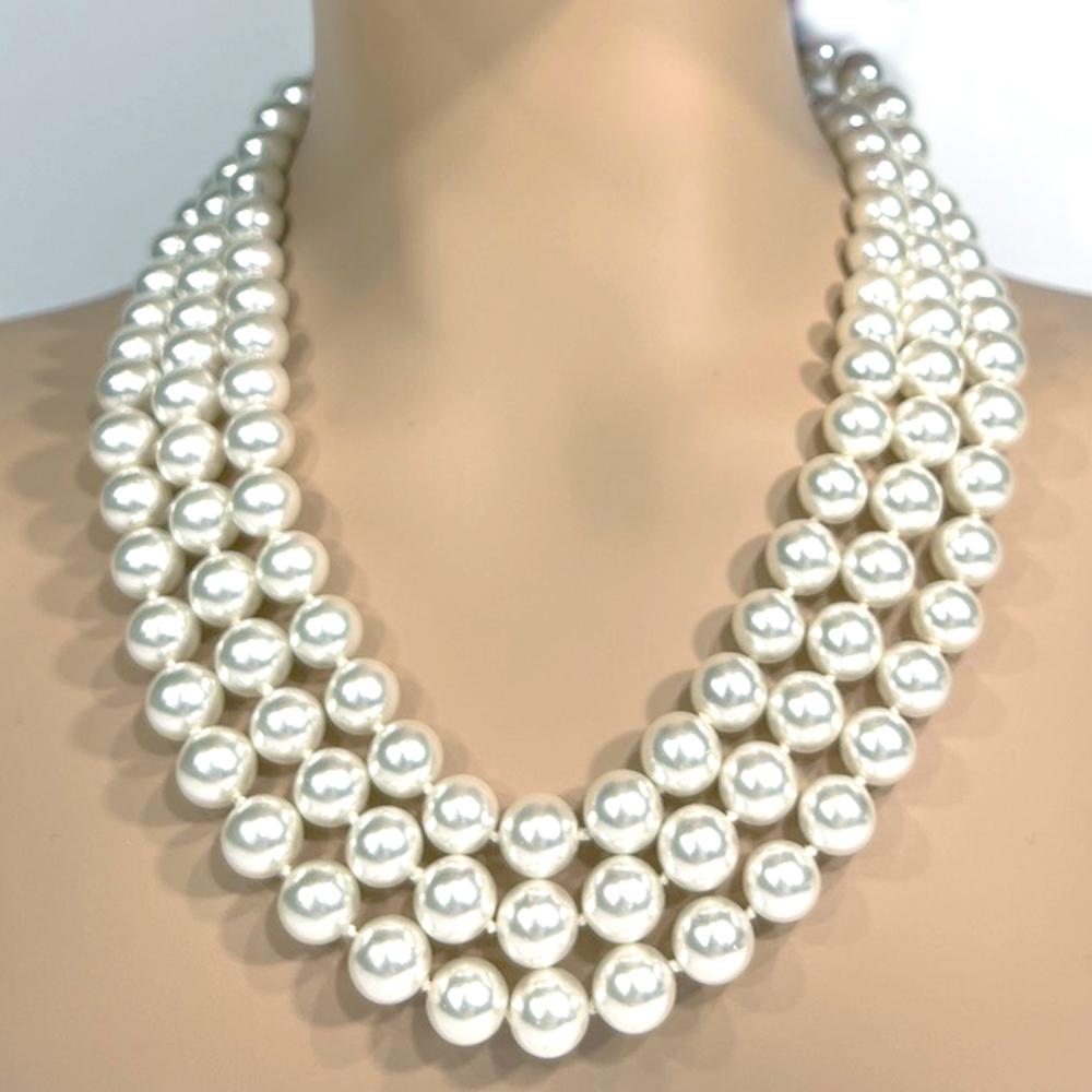Art Deco Sixty-Four Inch Rope of Vintage Bergdorf Goodman Fashion Pearls Never Worn