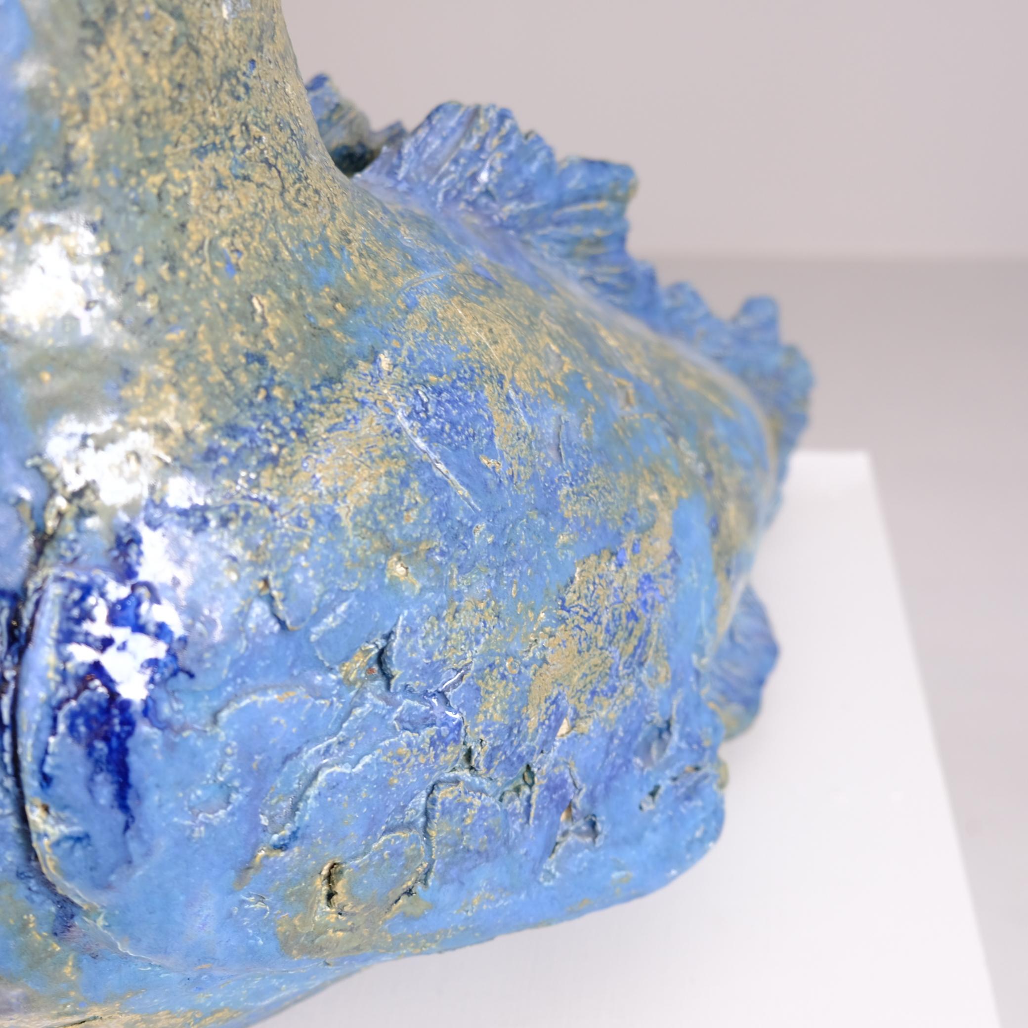 Céramique Grande sculpture en céramique représentant une sirène mythique, Sirenes par Sakari Kannosto 2022 en vente