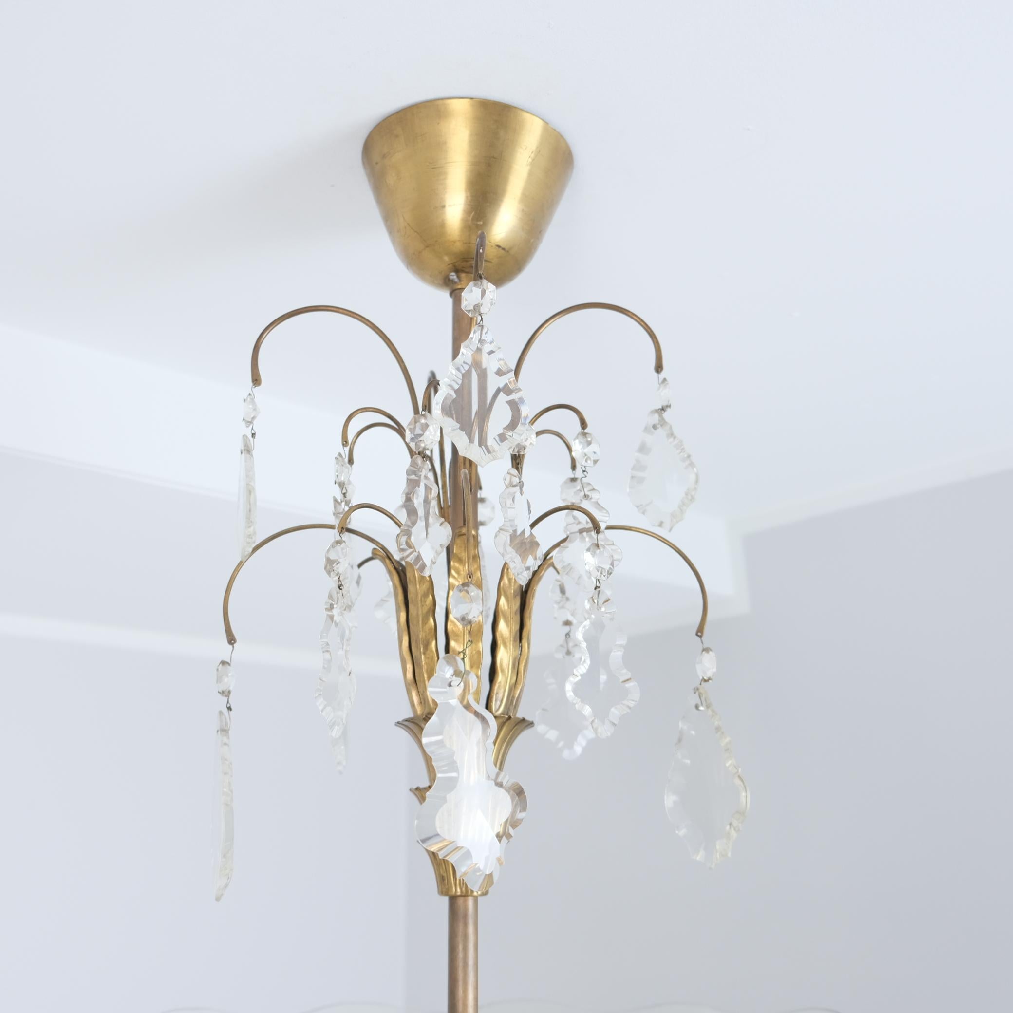 Sizable Paavo Tynell & Gunnel Nyman Chandelier in Brass & Art Glass, Taito 1930s In Good Condition For Sale In Helsinki, FI