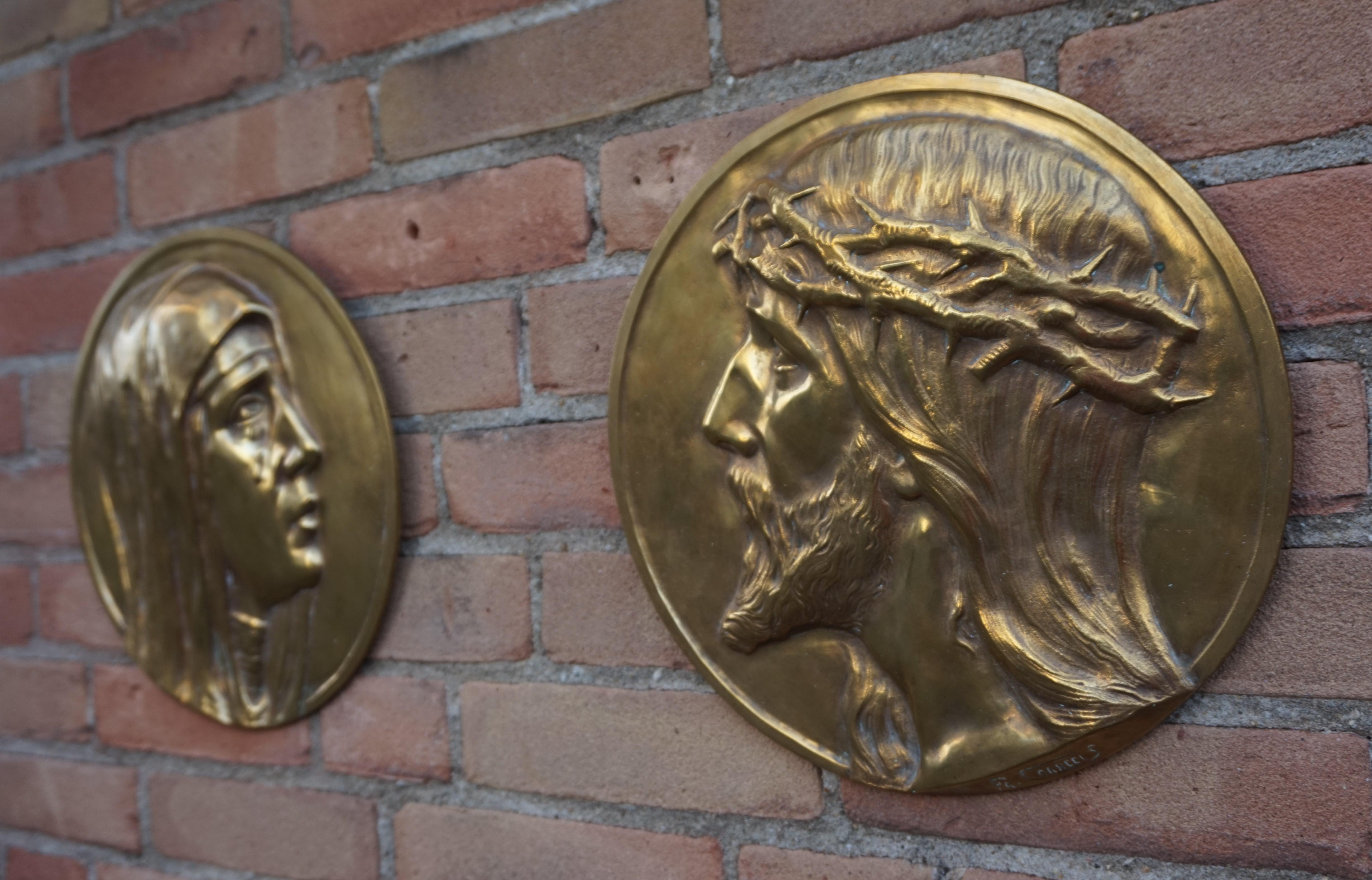 Großformatiges Paar Jesus & Mary Bronze-Wandtafeln-Skulpturen von Francis Corbeels im Angebot 3