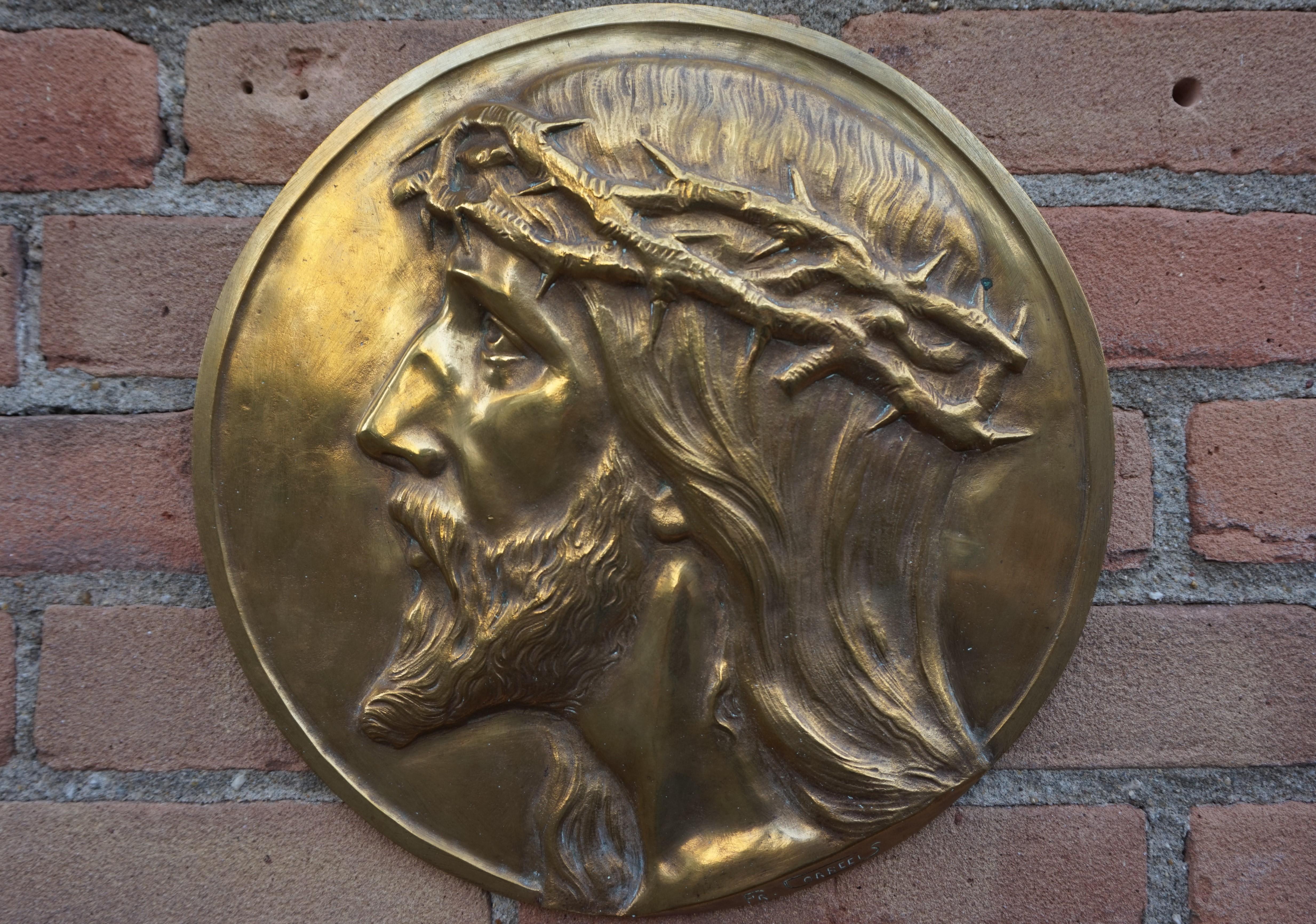 Fait main Paire de sculptures murales en bronze Jesus & Mary de Francis Corbeels en vente