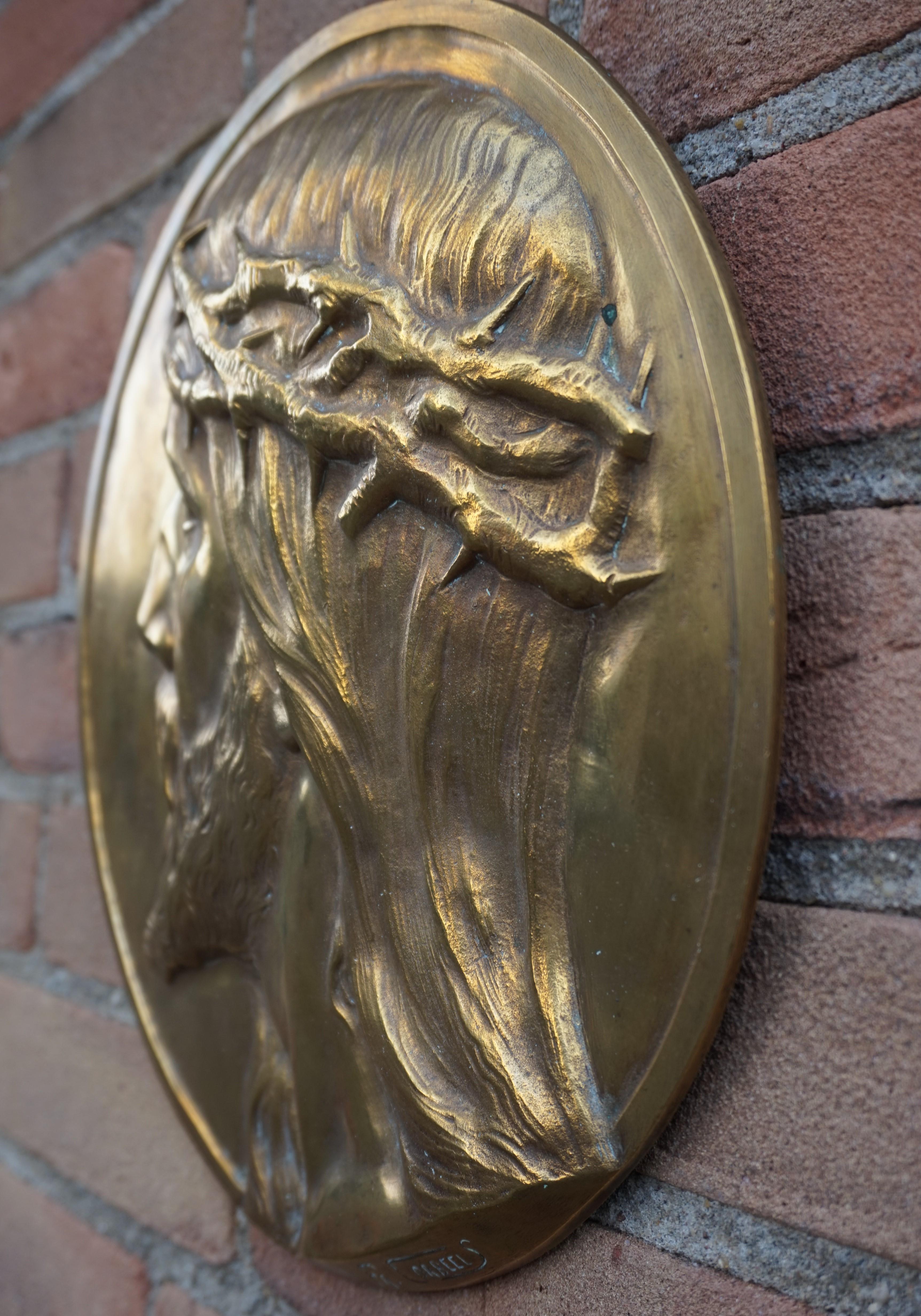 Bronze Paire de sculptures murales en bronze Jesus & Mary de Francis Corbeels en vente