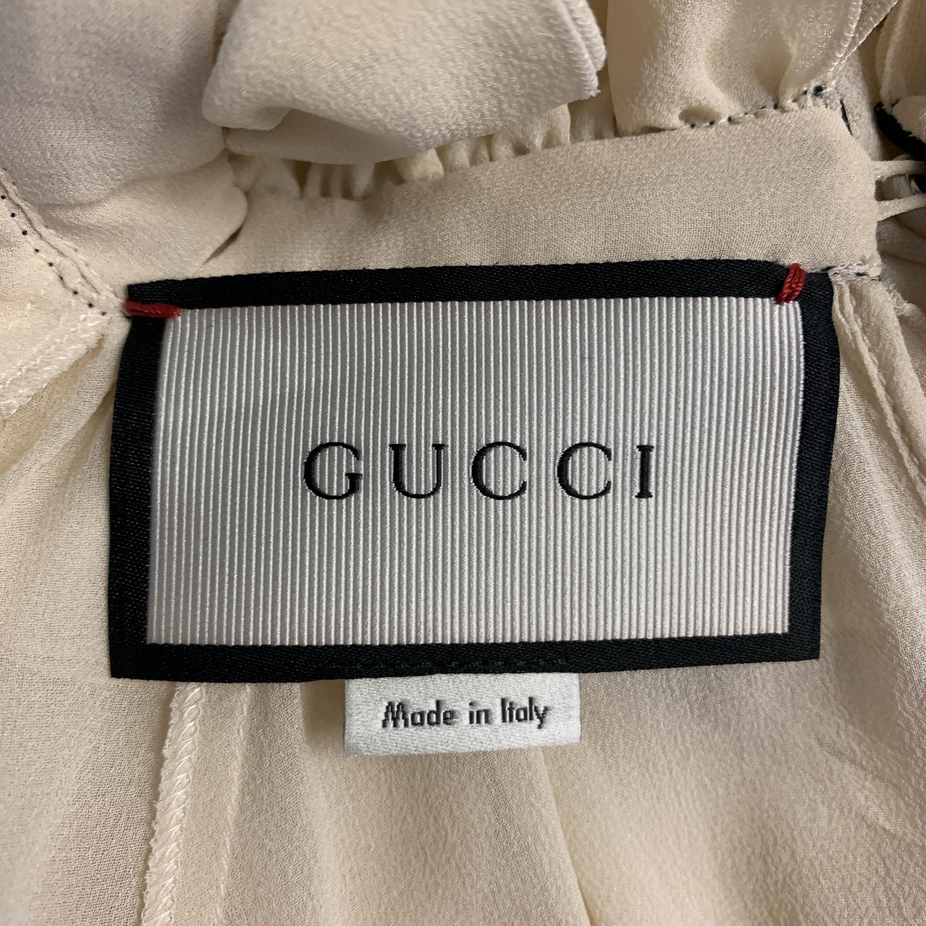Size 4 GUCCI Cream Silk Ruffled Black Ribbon Long Sleeve Blouse In Excellent Condition In San Francisco, CA