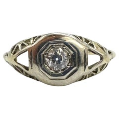 Size 4.75 14K White Gold Antique Ring with Diamond - Timeless Beauty for Women