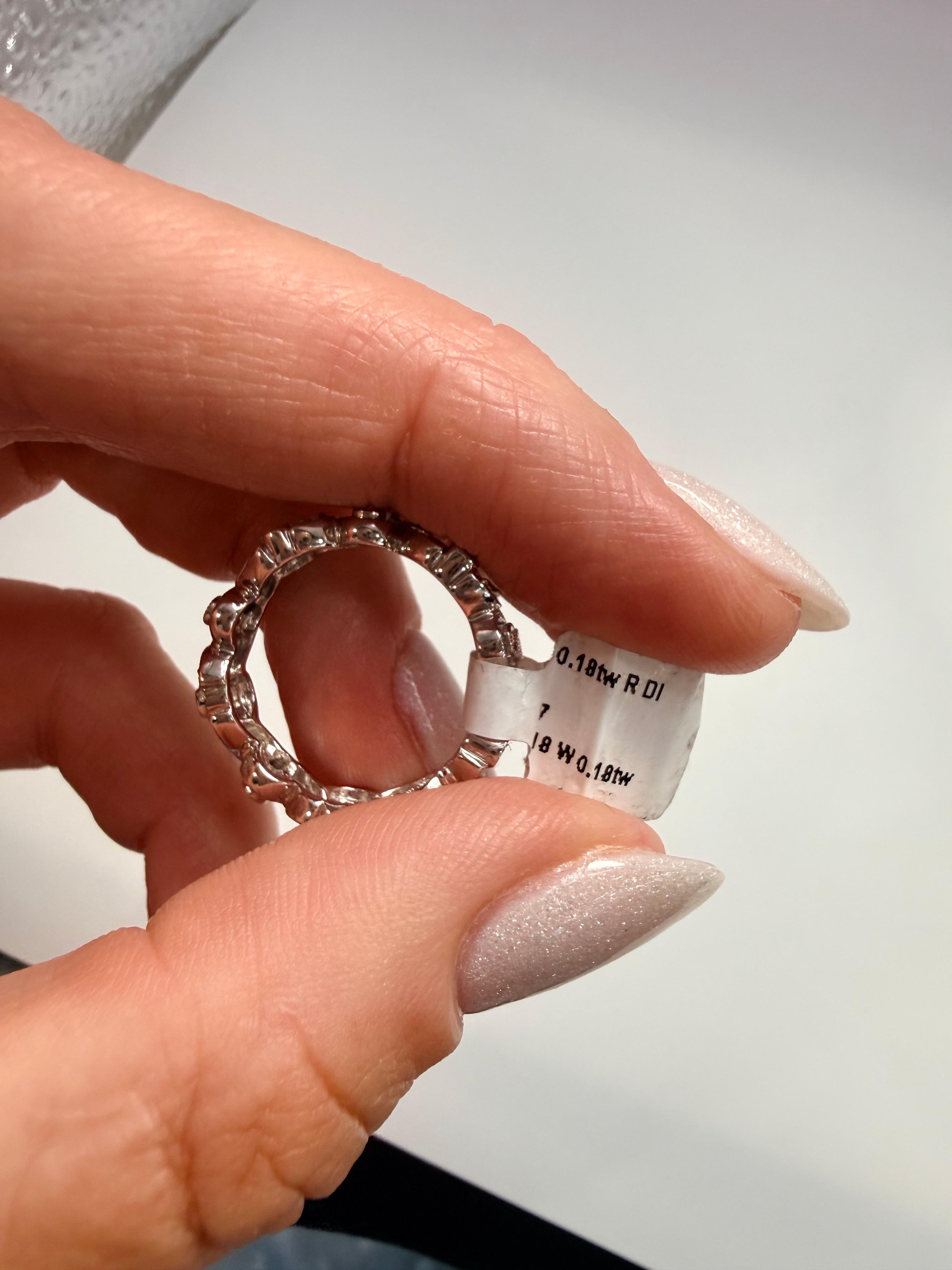 Fascia nuziale dell'eternità misura 5 Anello con diamante in oro 14KT 0,18ct in vendita 1