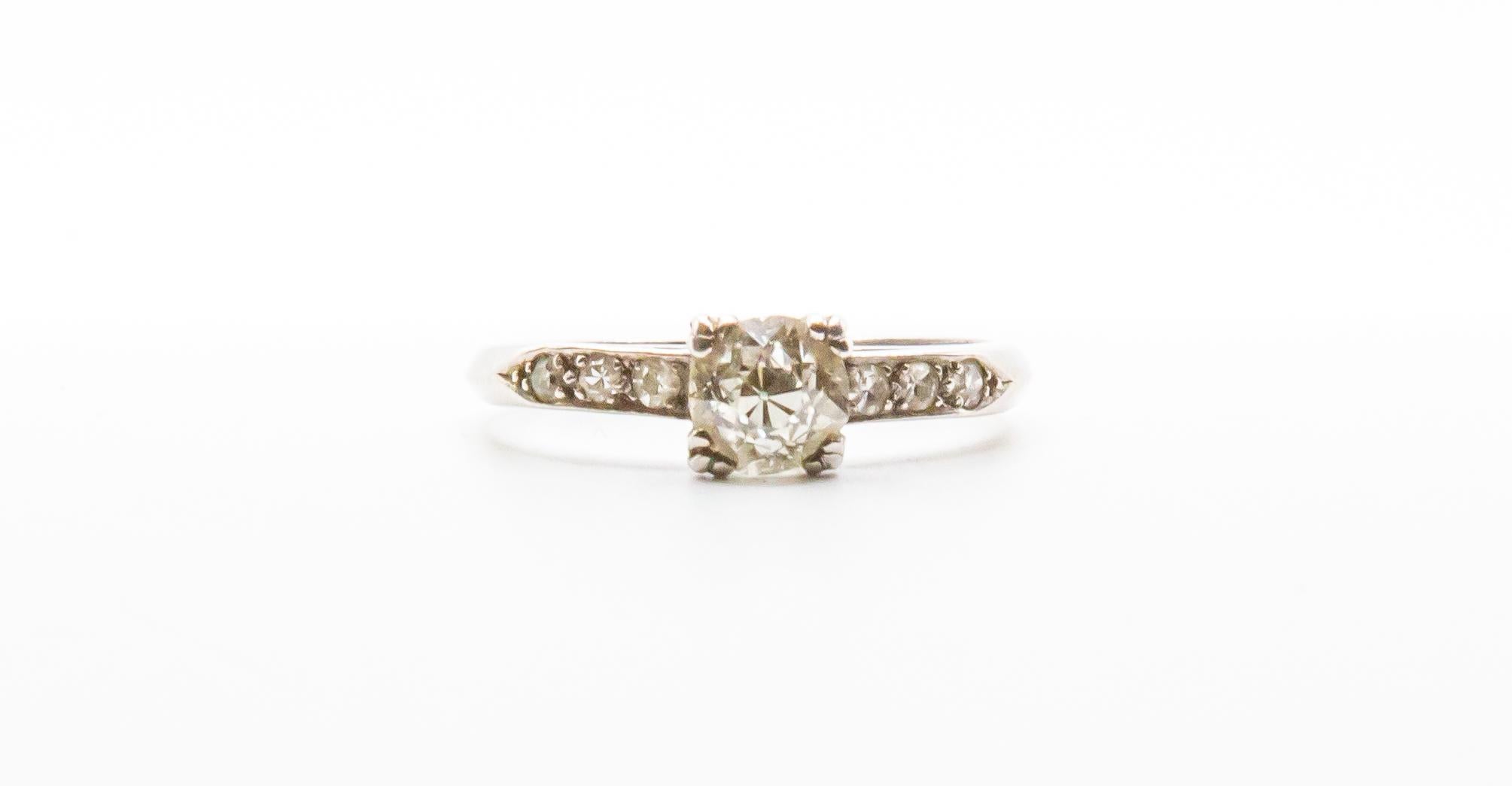 Weight:2.6g
Diamond Size:5mm
Ring Inside Diameter: 0.62