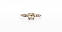 Size 5 White Gold Elegant Antique Ring for Women with Real Diamond Accents
