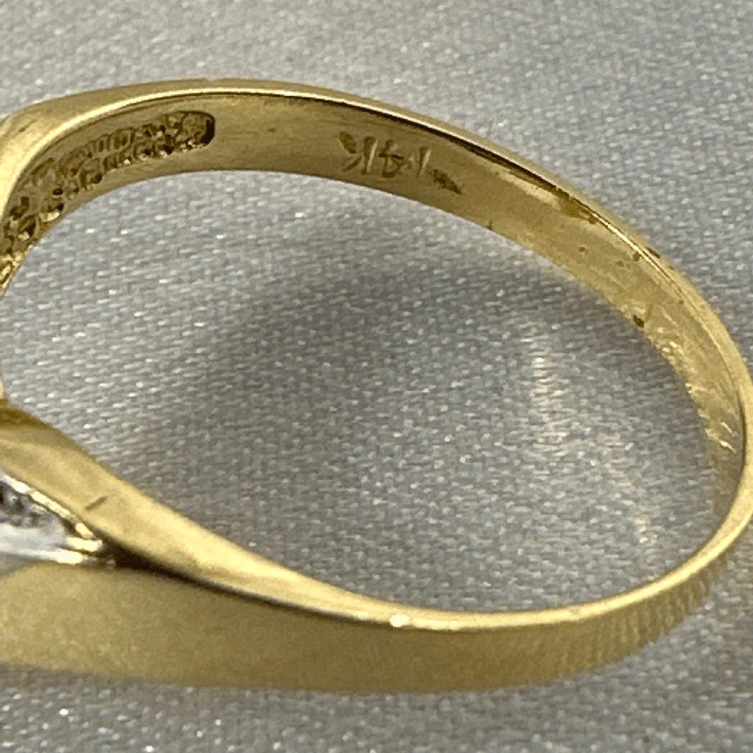 Art déco Bague cœur en or jaune 14 carats avec accents en or blanc et de minuscules diamants taille 6 en vente