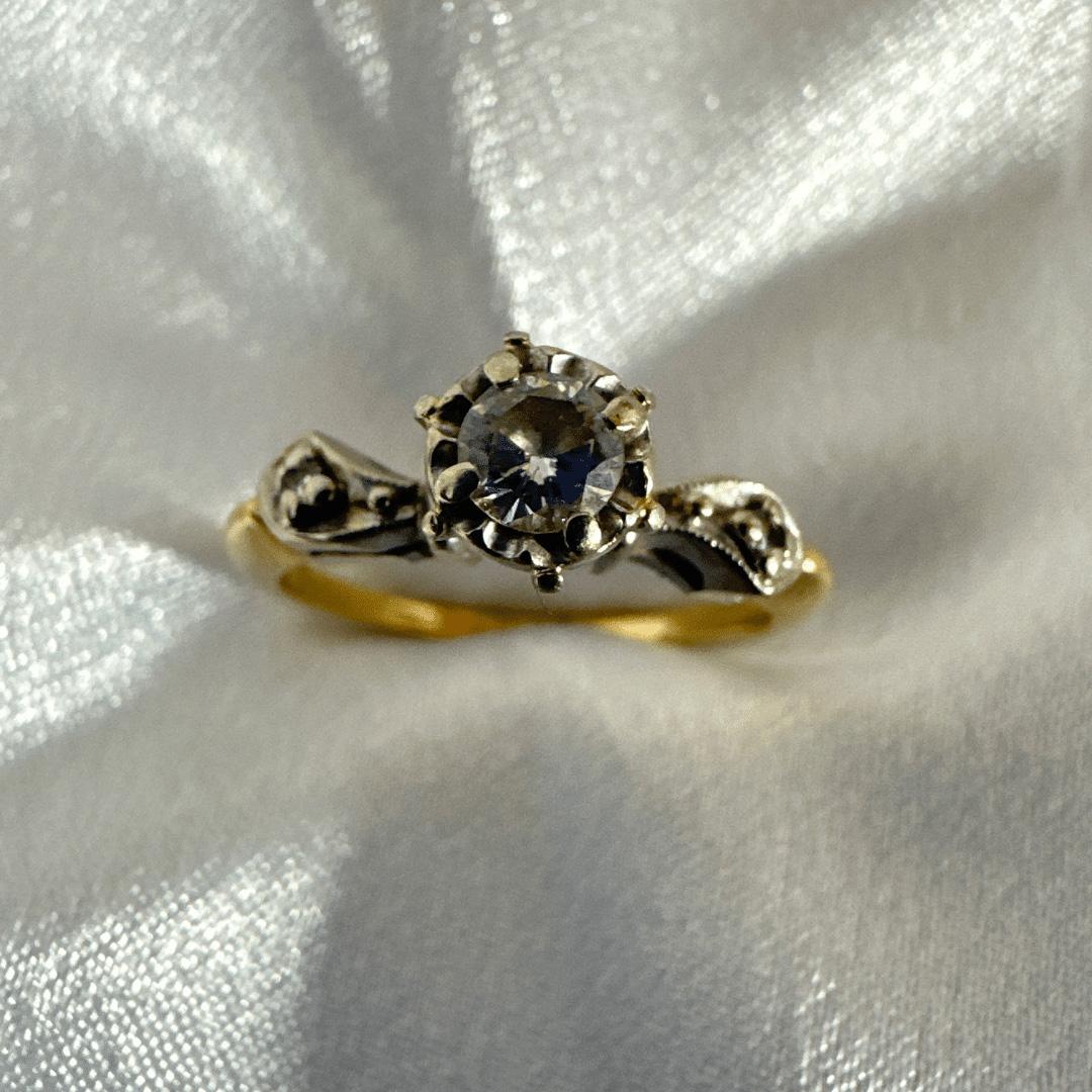 Round Cut Size 6 - Cute 14K Yellow Gold With White Gold Accent & Diamond Antique Ring For Sale