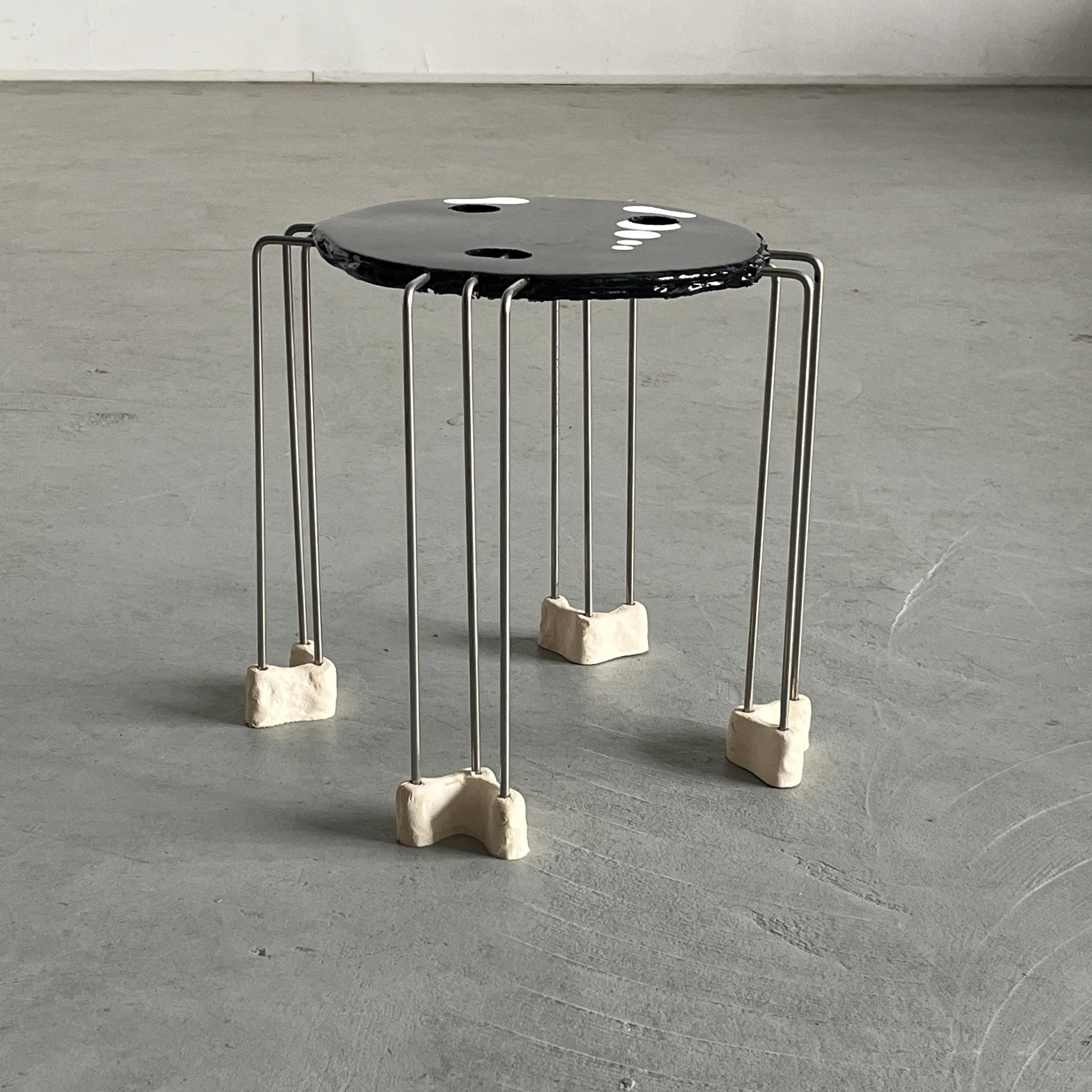 Table d'appoint ludique 