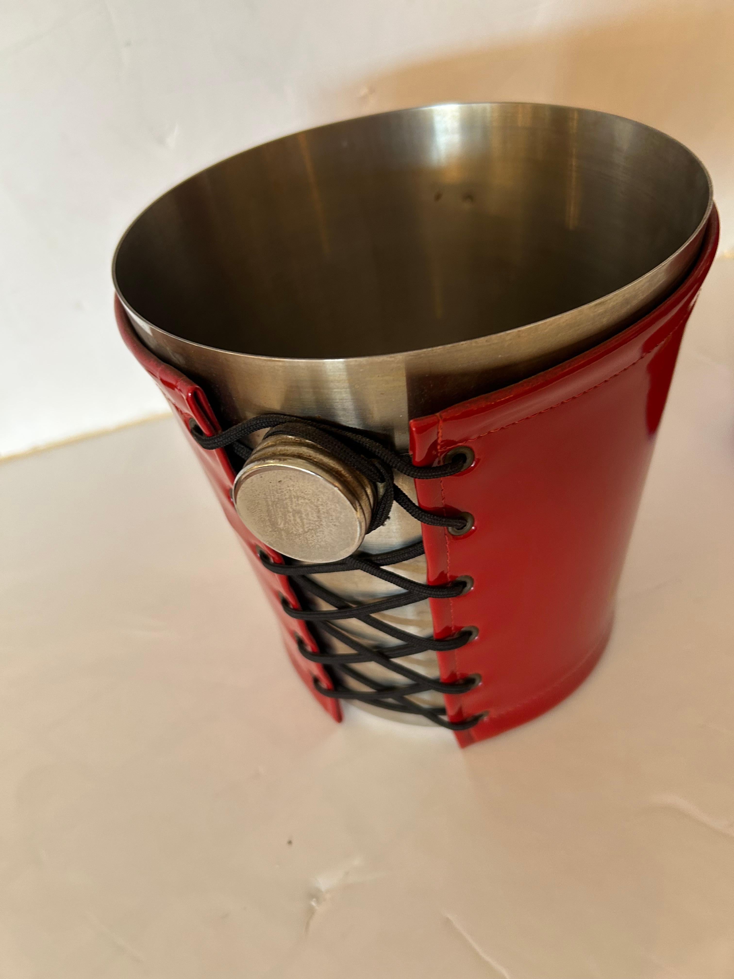 Artículos de bar con cordones envueltos en charol de Jean Paul Gautier Francés en venta