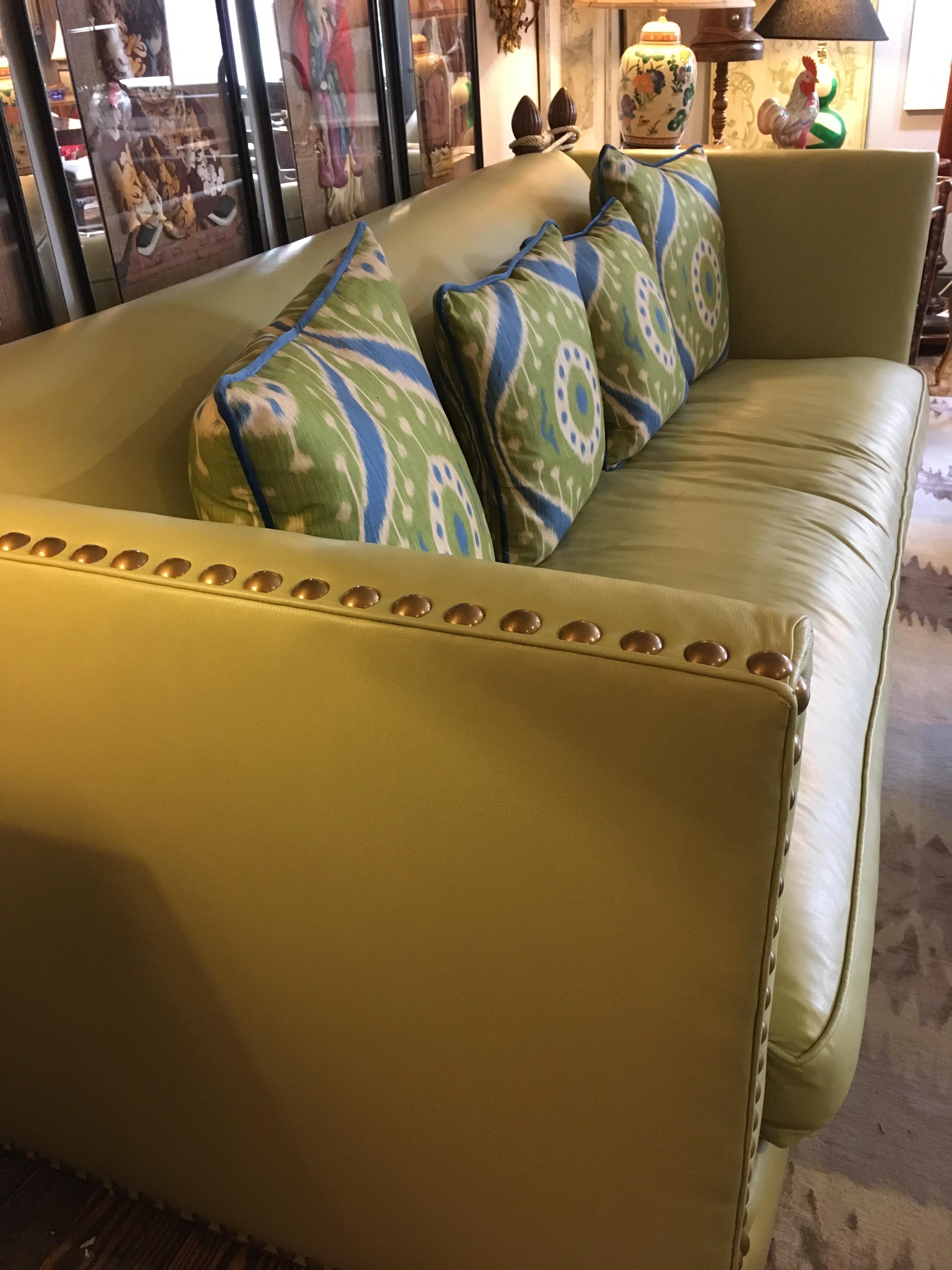 Sizzling Hot Very Large Luxe Lime Leather George Smith Knole Style Sofa In Good Condition In Hopewell, NJ