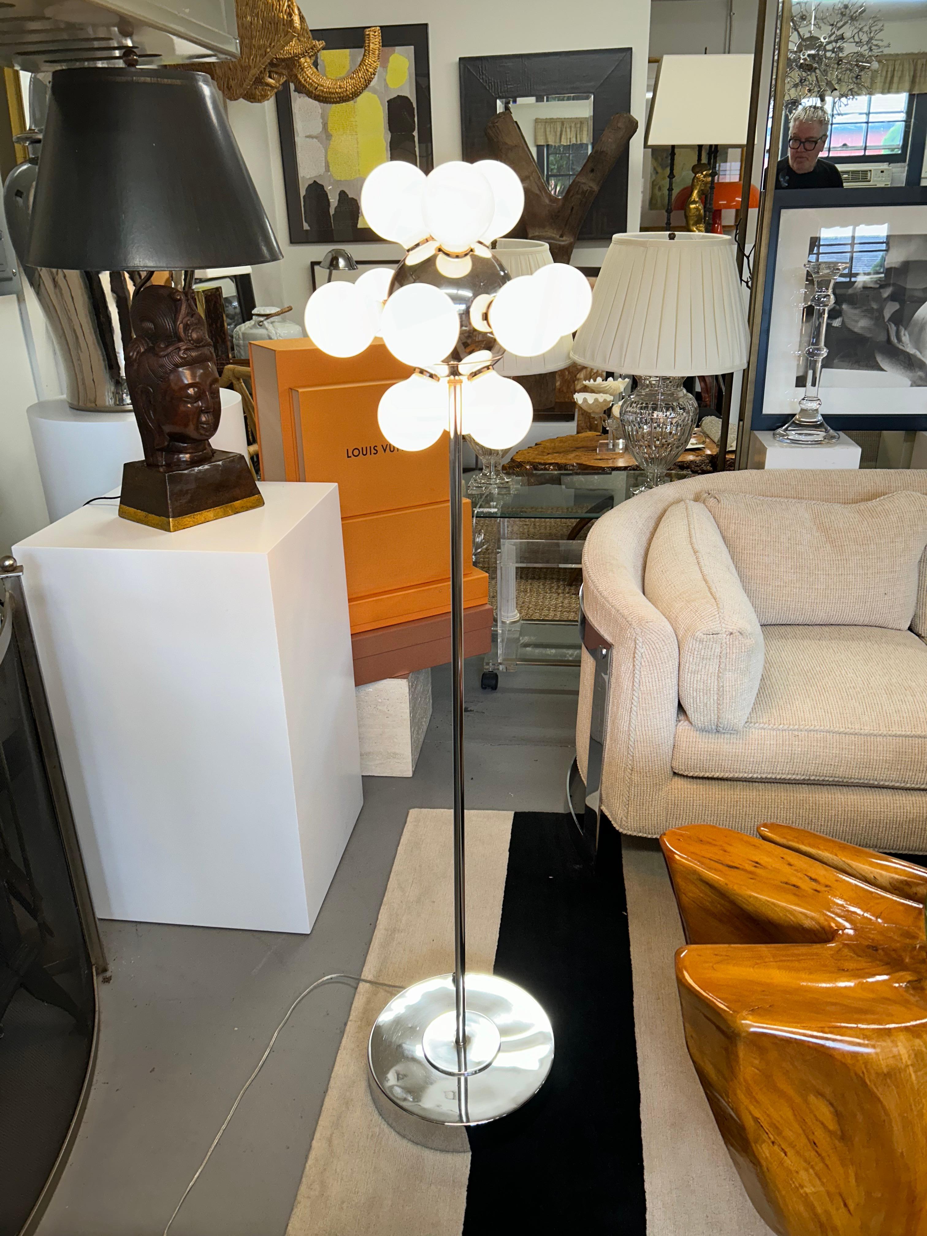 Mid-Century moderno Lampada da terra in stile Sputnik con 12 lampadine, in stile Vintage Mod Chrome in vendita