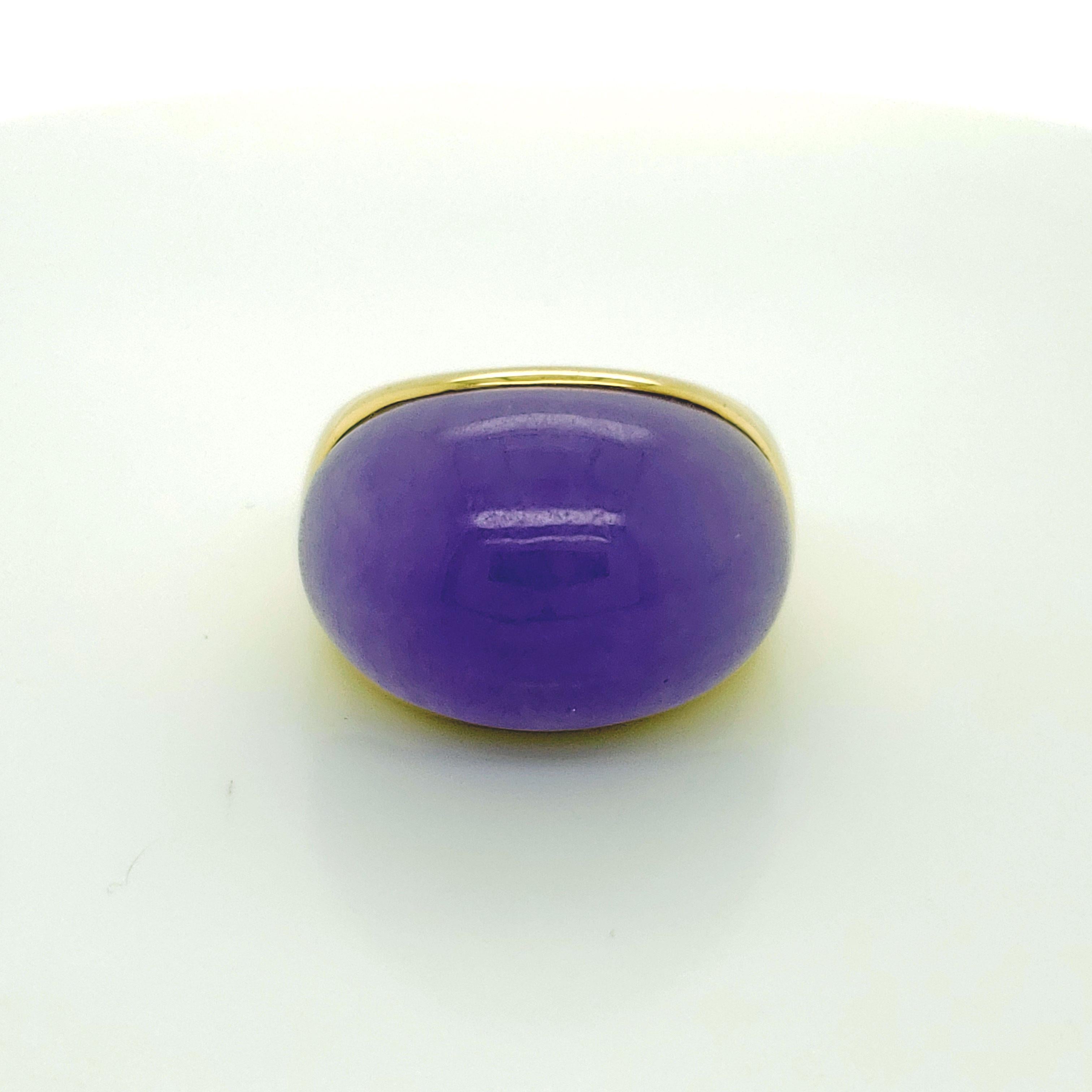 SJM Contemporary Lavender Jade in 14 Karat Yellow Gold Ring In Excellent Condition In Lexington, KY