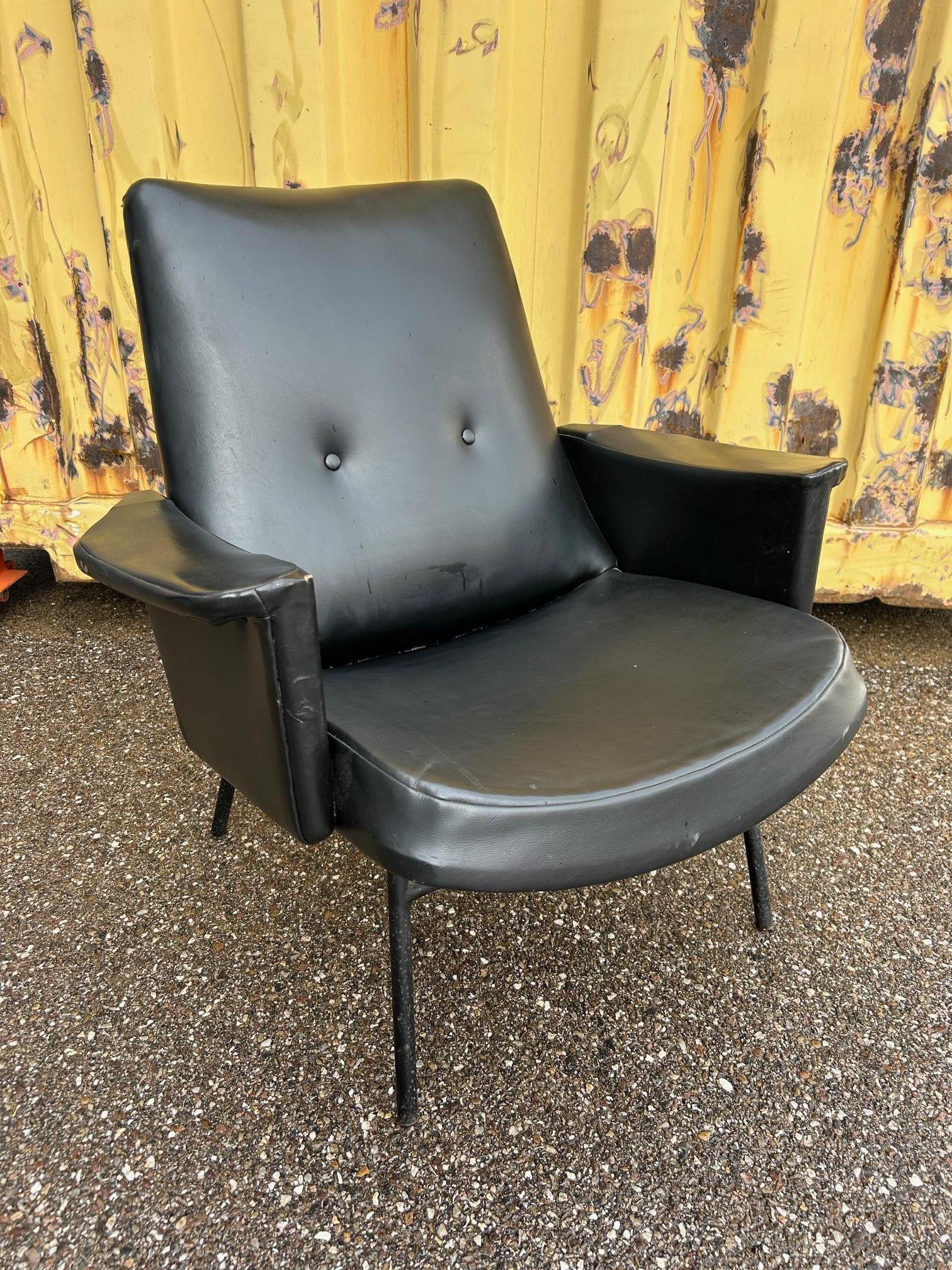 Francese Poltrona SK660 di Pierre Guariche in vendita