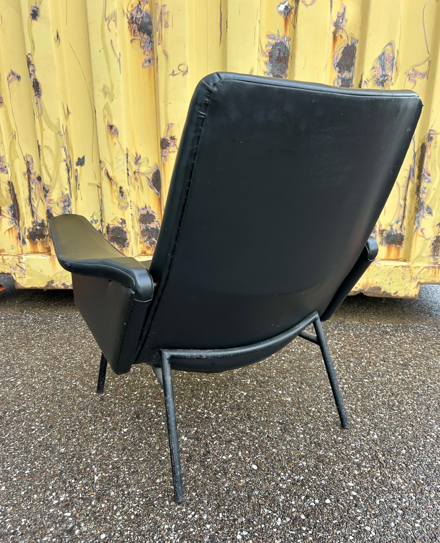 Poltrona SK660 di Pierre Guariche in vendita 2