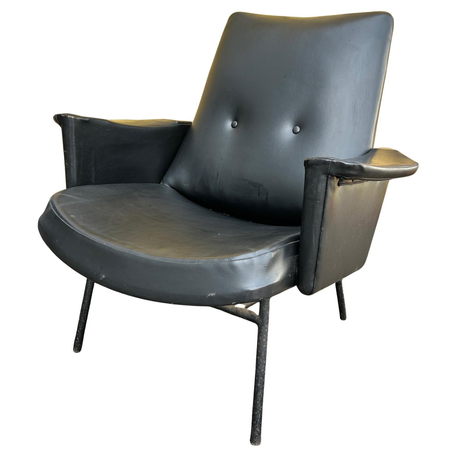 Poltrona SK660 di Pierre Guariche in vendita