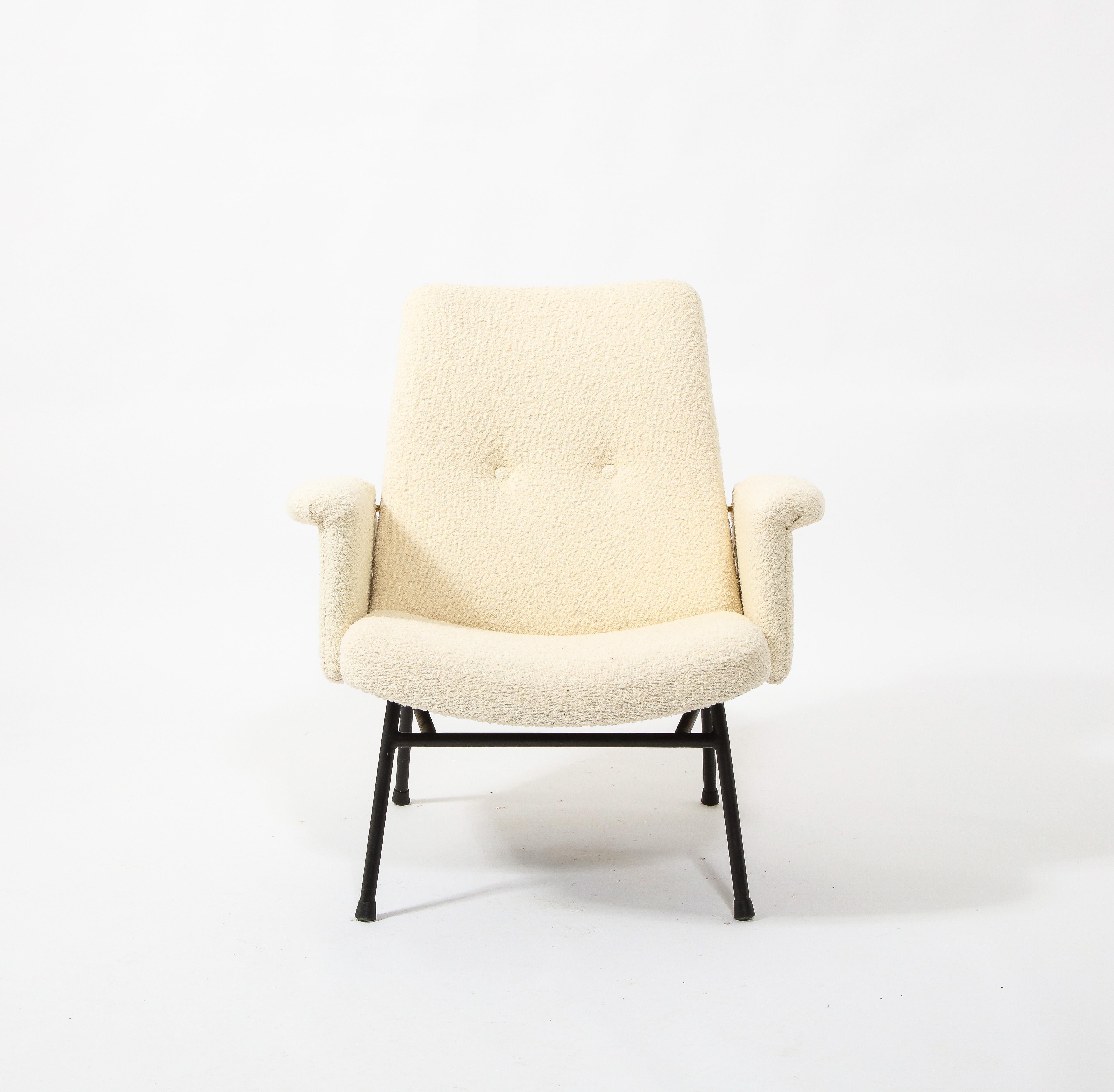 Lacquered Pierre Guariche SK660 Armchairs in Cream Bouclé, France 1960’s For Sale