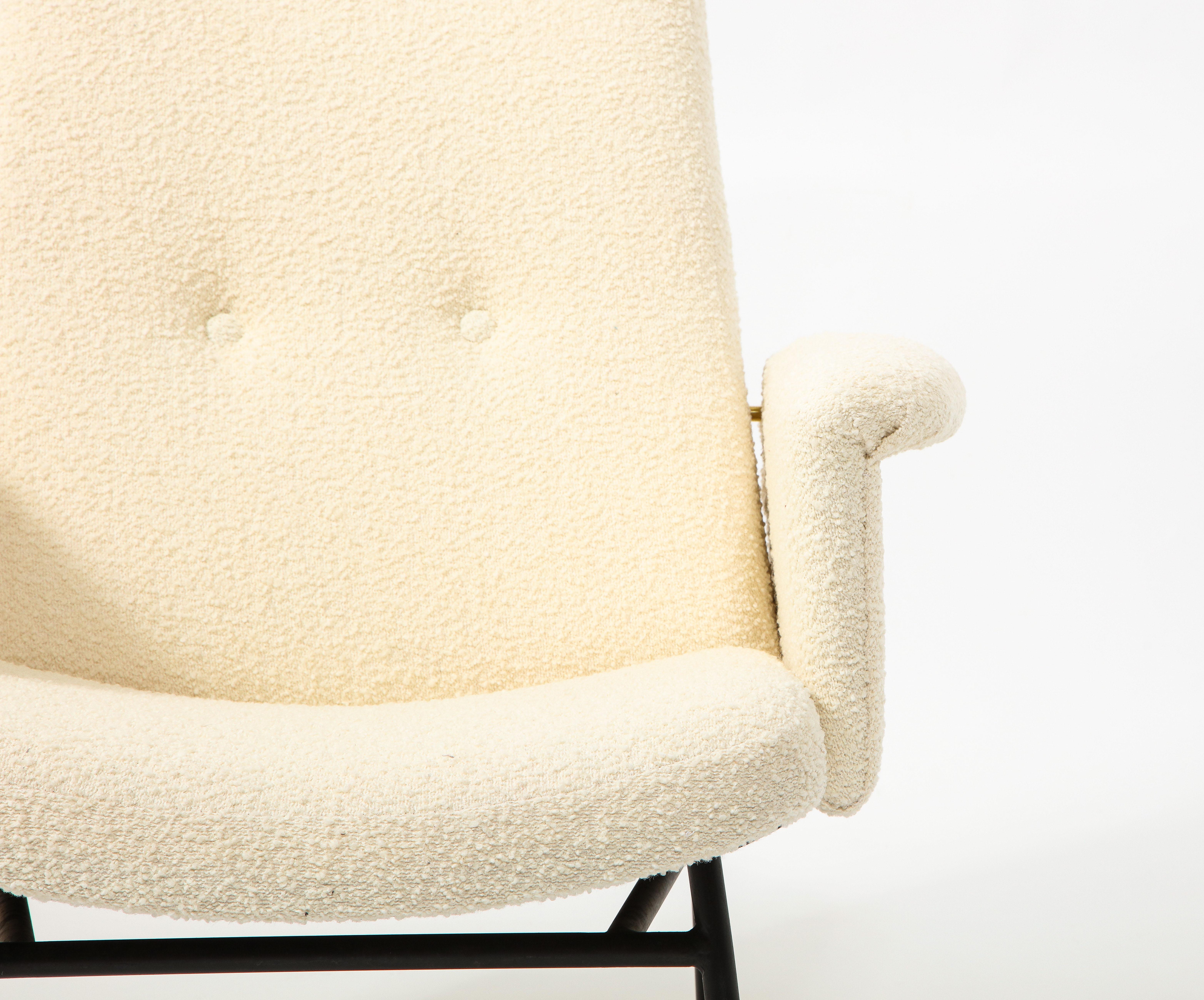 Pierre Guariche SK660 Armchairs in Cream Bouclé, France 1960’s In Fair Condition For Sale In New York, NY