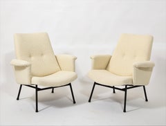 Pierre Guariche SK660 Fauteuils en bouclé crème, France 1960's