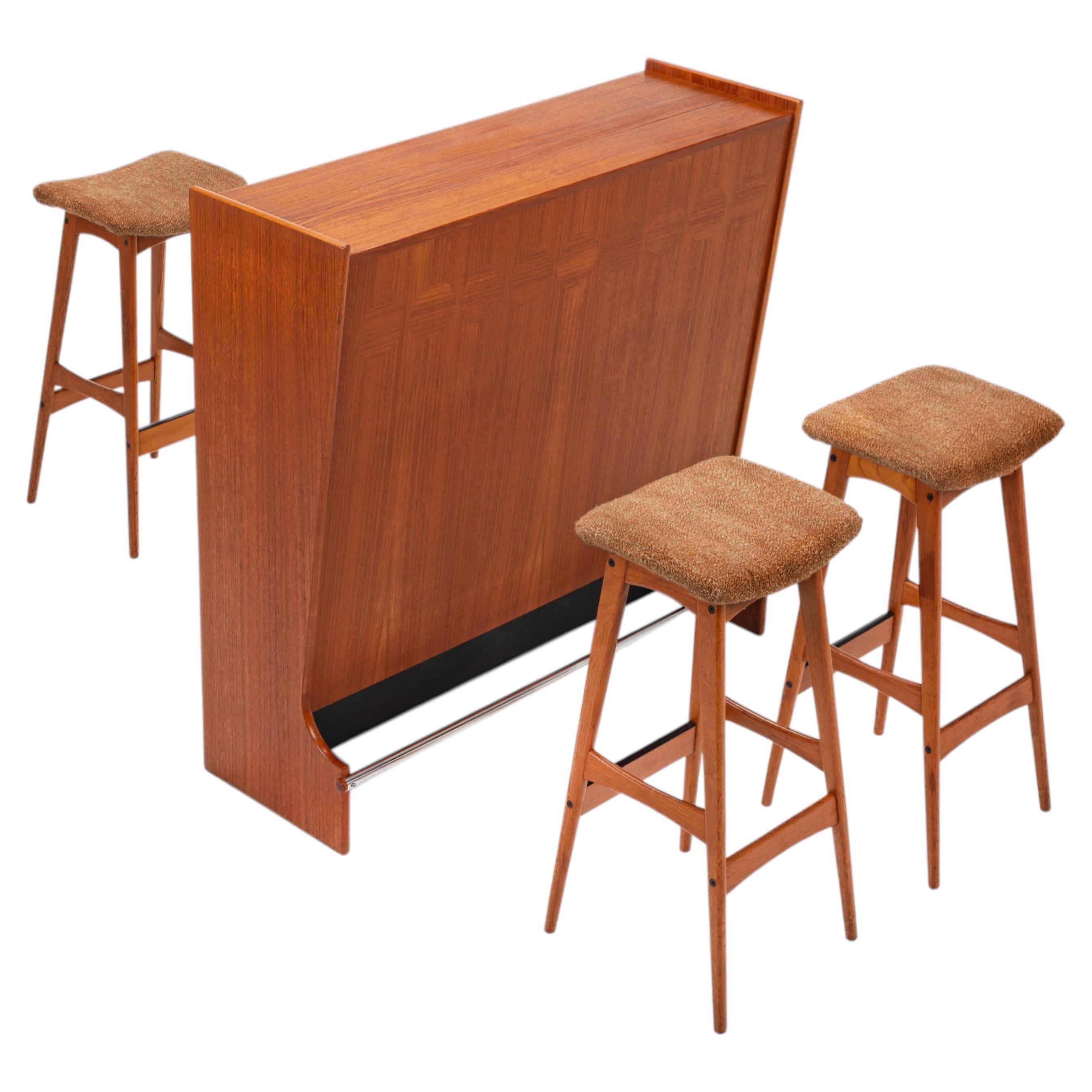 SK661 Cocktail Cabinet and Bar Stools by Johannes Andersen for Skaaning & Son