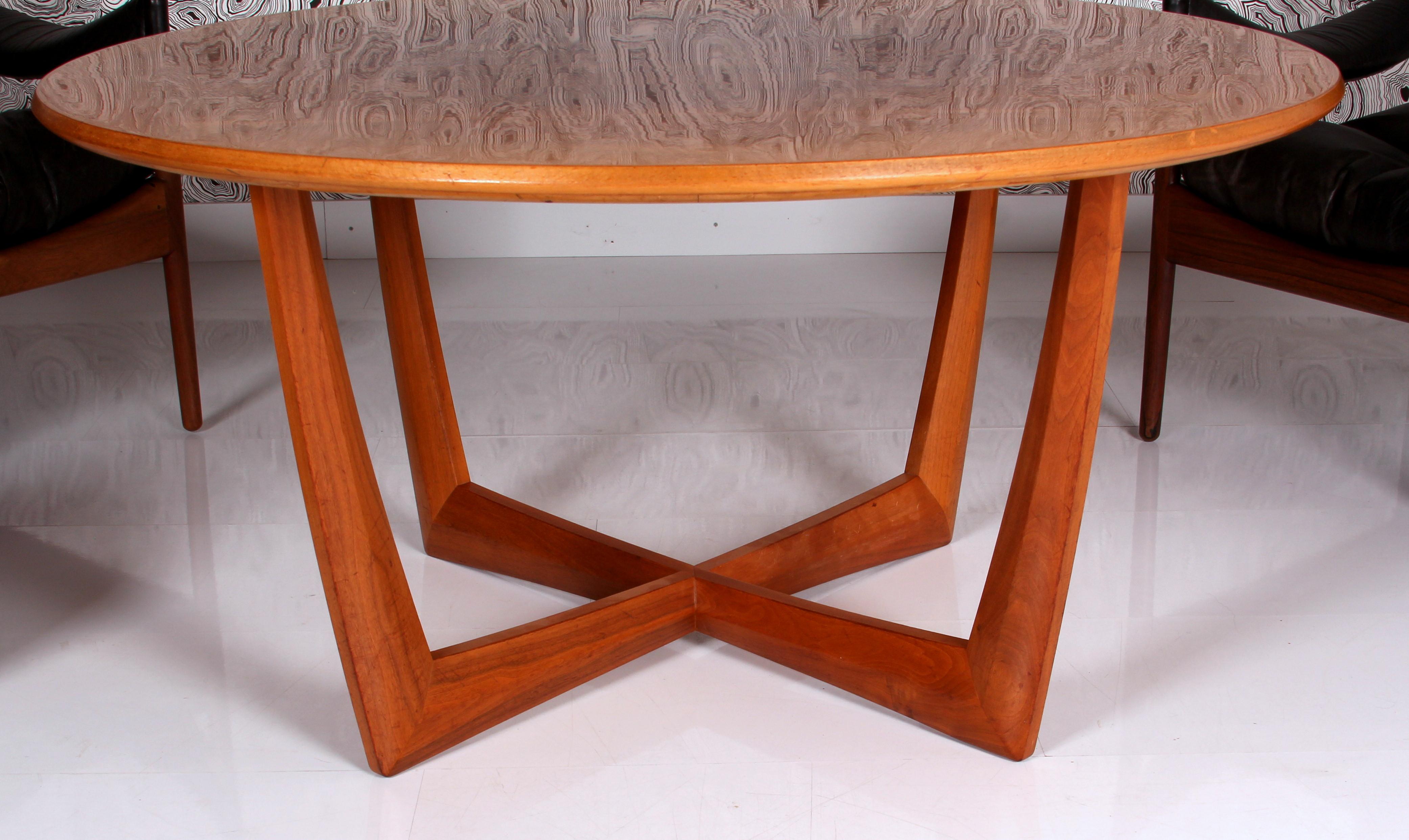 skandinavian modern huge round coffee table by KONDOR Möbel-Perfektion 1960s For Sale 2