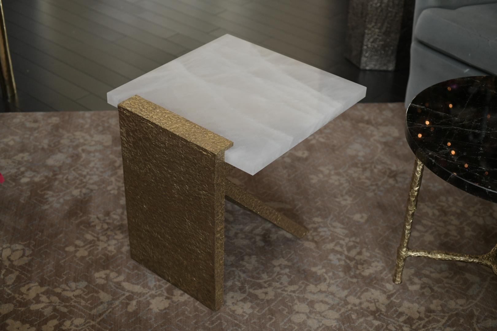 Cristal de roche Table d'appoint SKC en cristal de roche par Phoenix en vente