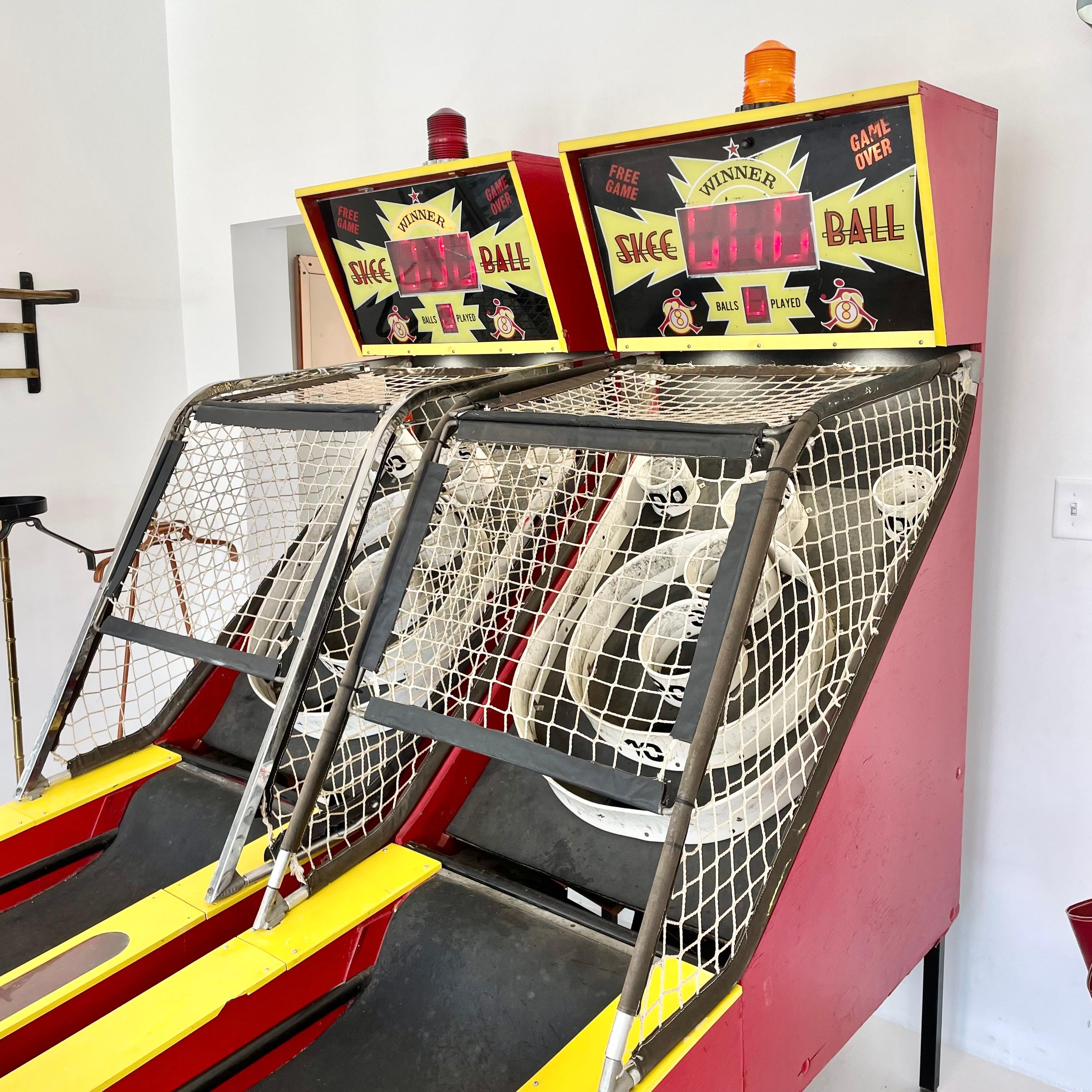 Skee-Ball Machine, 1990s Usa In Good Condition For Sale In Los Angeles, CA