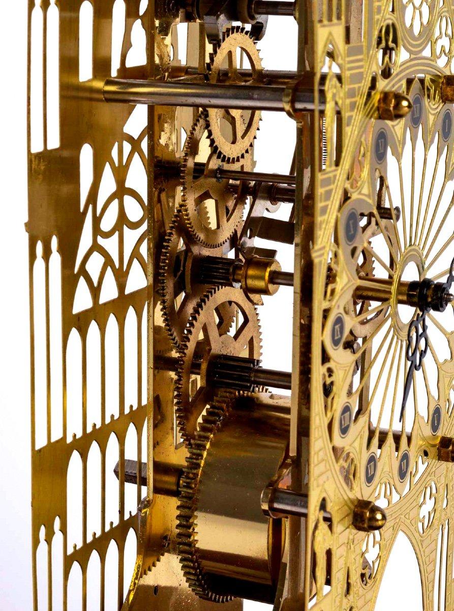 Skeleton clock, York Minster
Period: 20th century
Circa: 1980-1985
Dimensions: (without globe) (without globe)- Height: 22,5cm x W:10cm x D:6,3cm
(with globe)- Height: 30cm x Width:19,5cm
Mechanical mechanism: Hermle
Keyless - Works and rings.