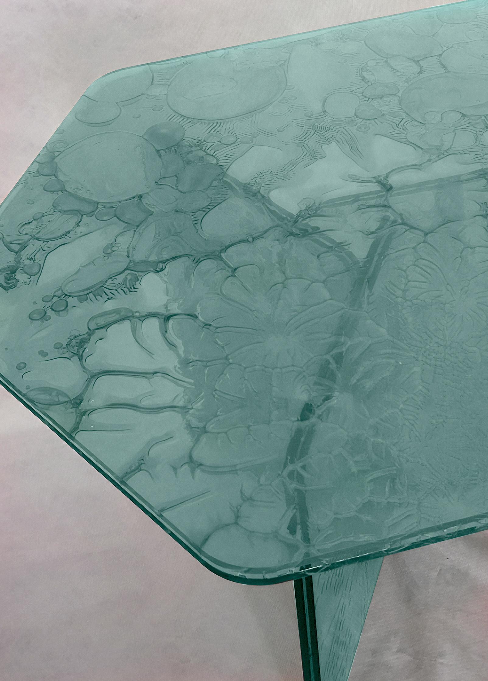 Sketch Coffee Table Made in Acrylic Aquamarine Design Roberto Giacomucci in 2022 In New Condition For Sale In ancona, IT