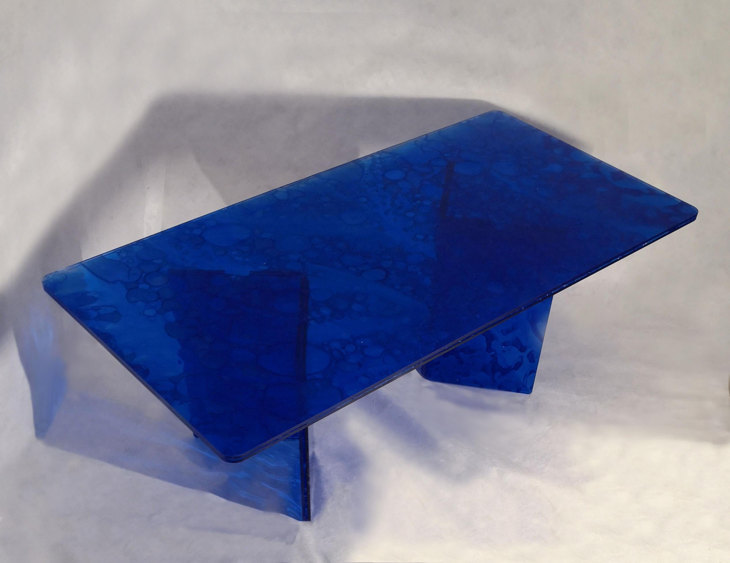 Italian Sketch Coffee Table Made in Acrylic Blue Design Roberto Giacomucci in 2022 For Sale