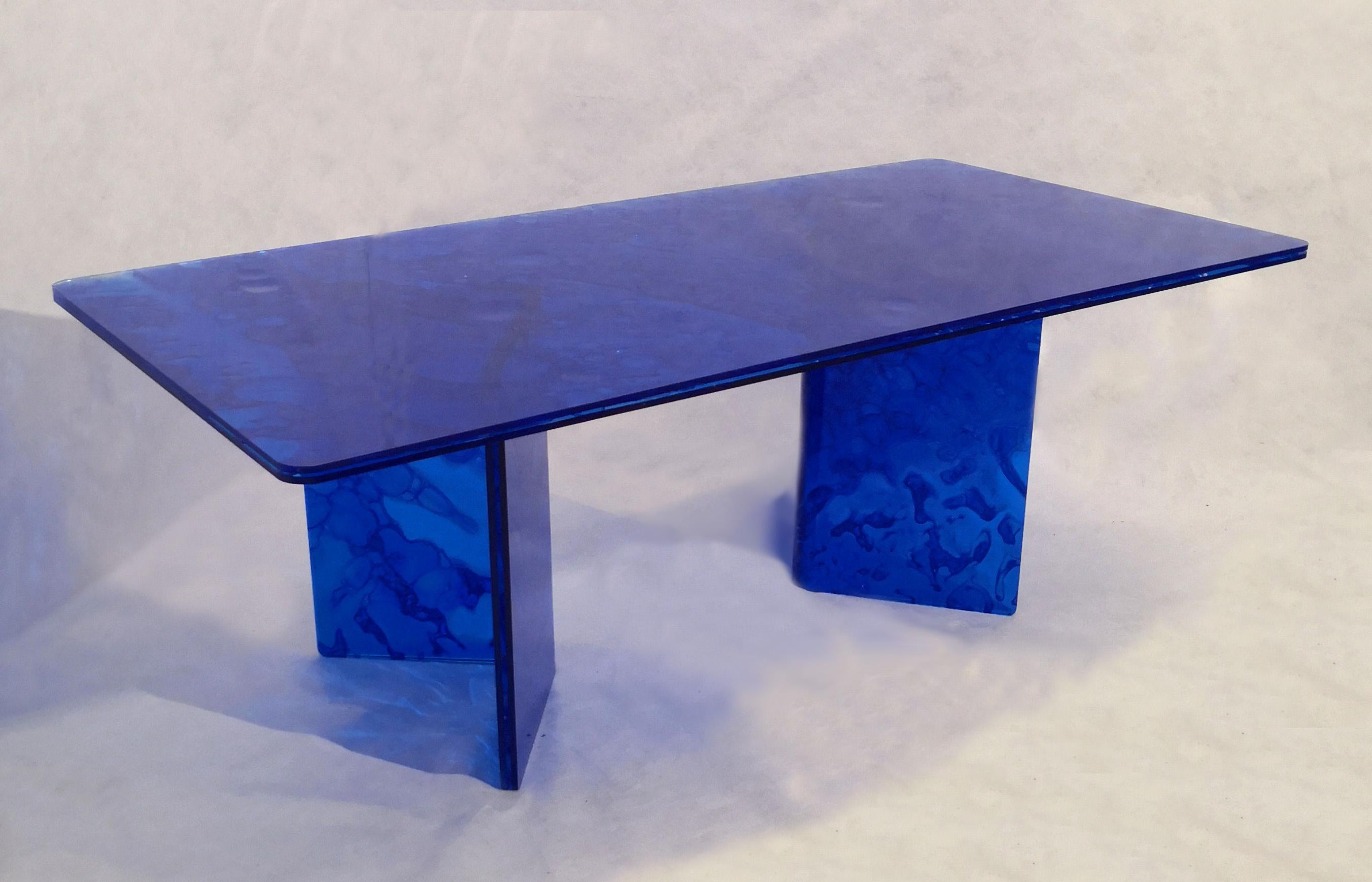 Sketch Coffee Table Made in Acrylic Blue Design Roberto Giacomucci in 2022 In New Condition For Sale In ancona, IT