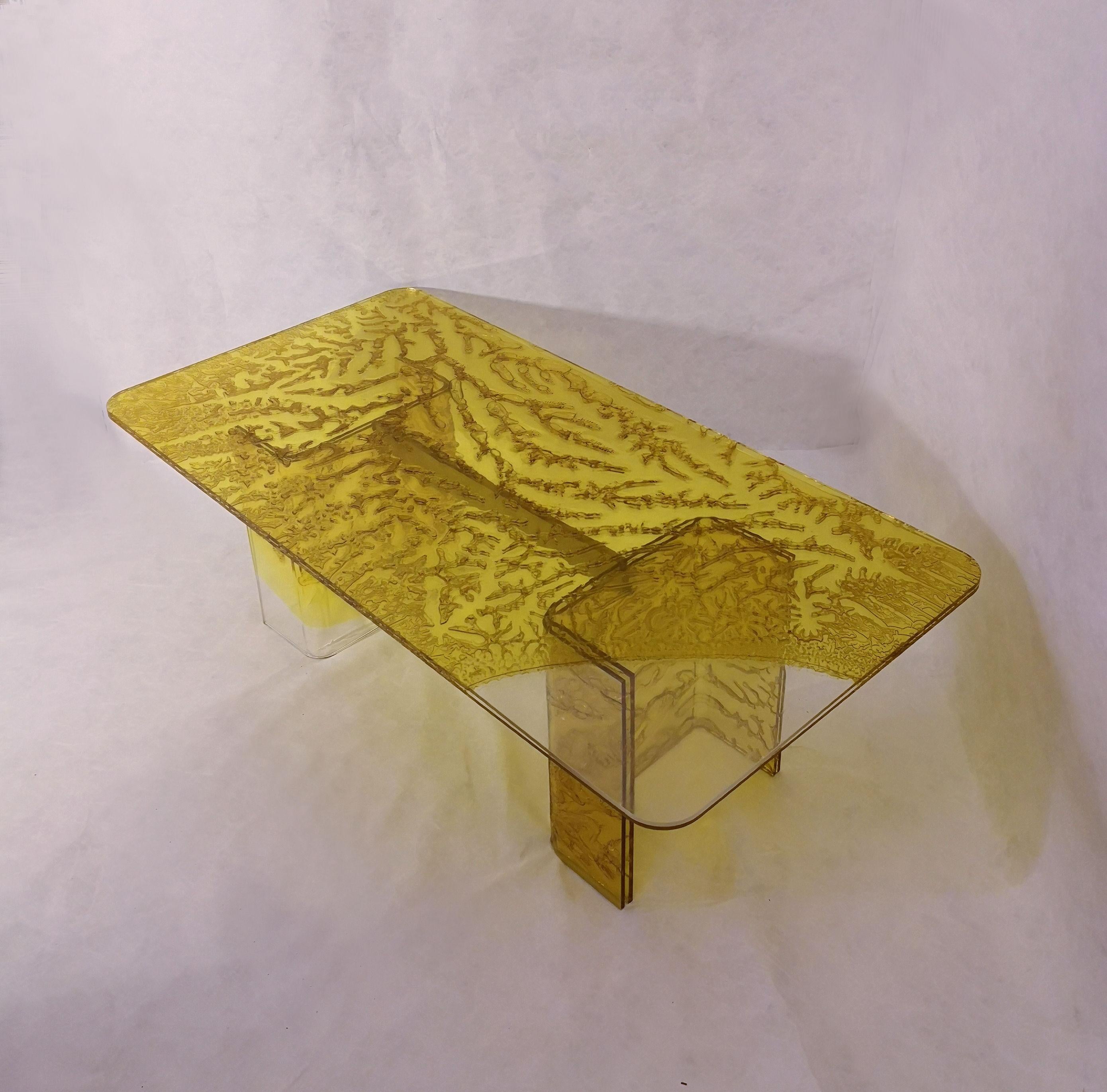 Contemporary Sketch Coffee Table Made in Acrylic Design Roberto Giacomucci in 2021 For Sale