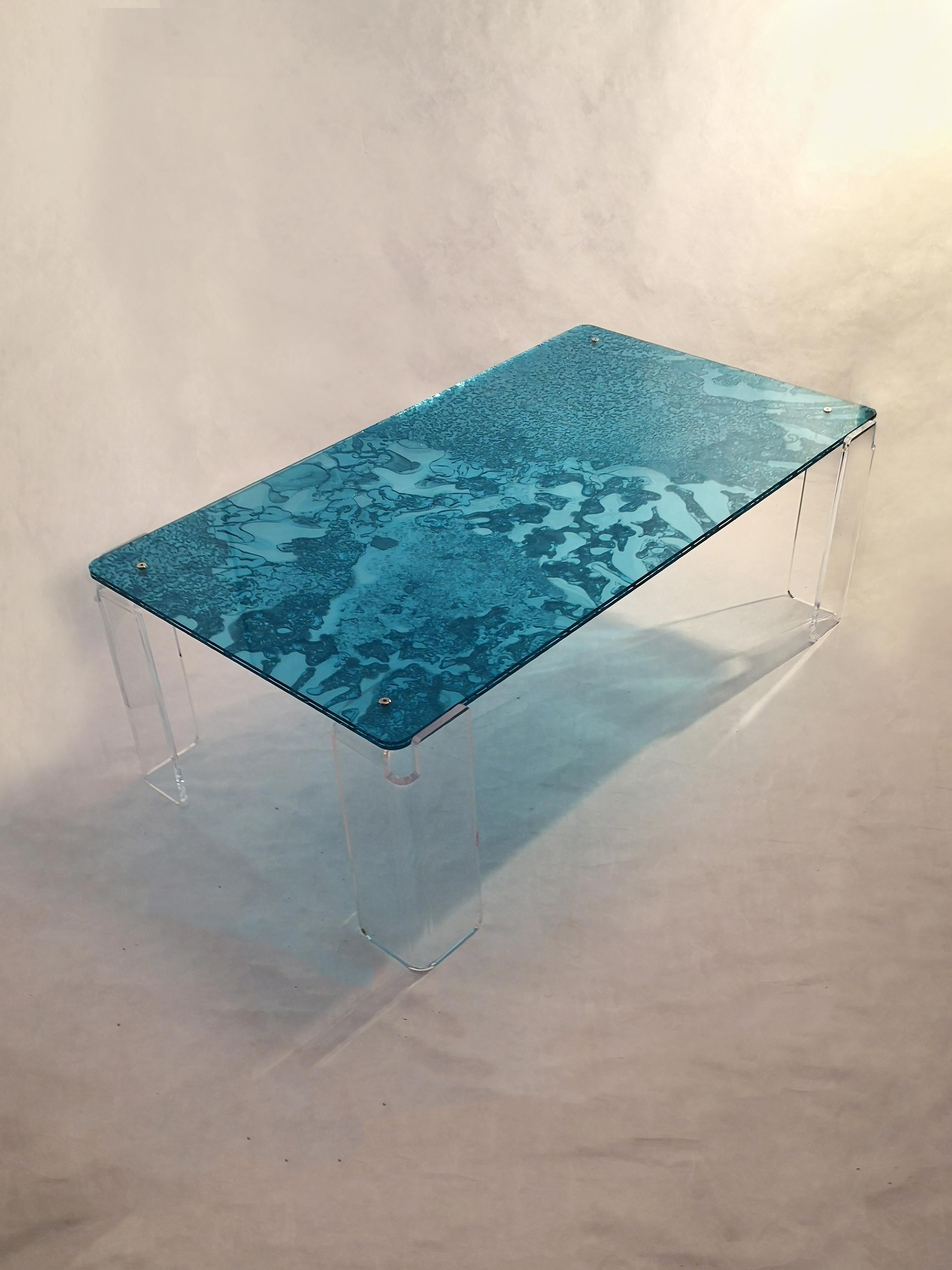 Italian Sketch Coffee Table Made in Acrylic Four Legs Design Roberto Giacomucci in 2022 For Sale
