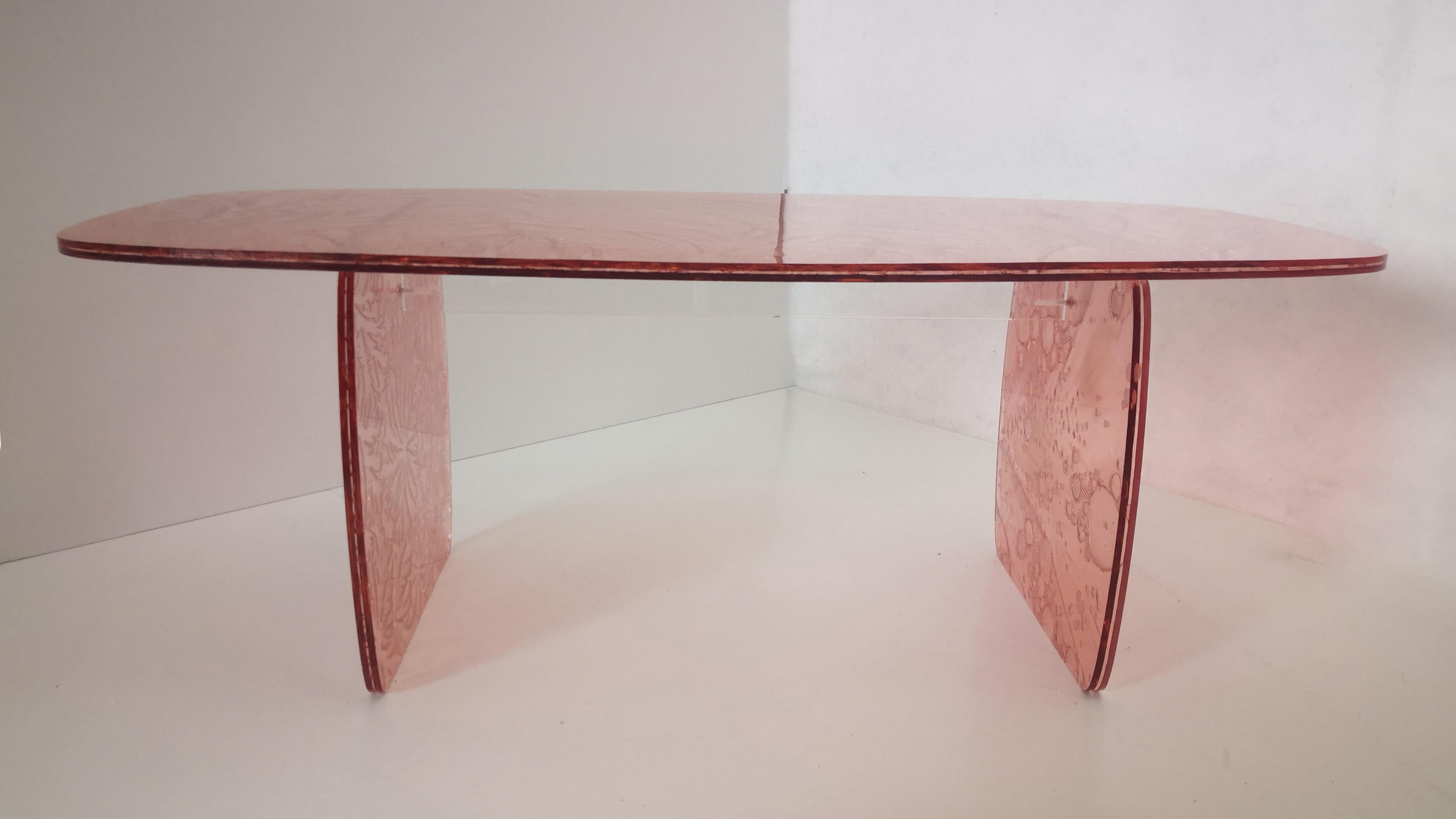 Modern Sketch Coffee Table Made in Acrylic pink Design Roberto Giacomucci in 2023 For Sale