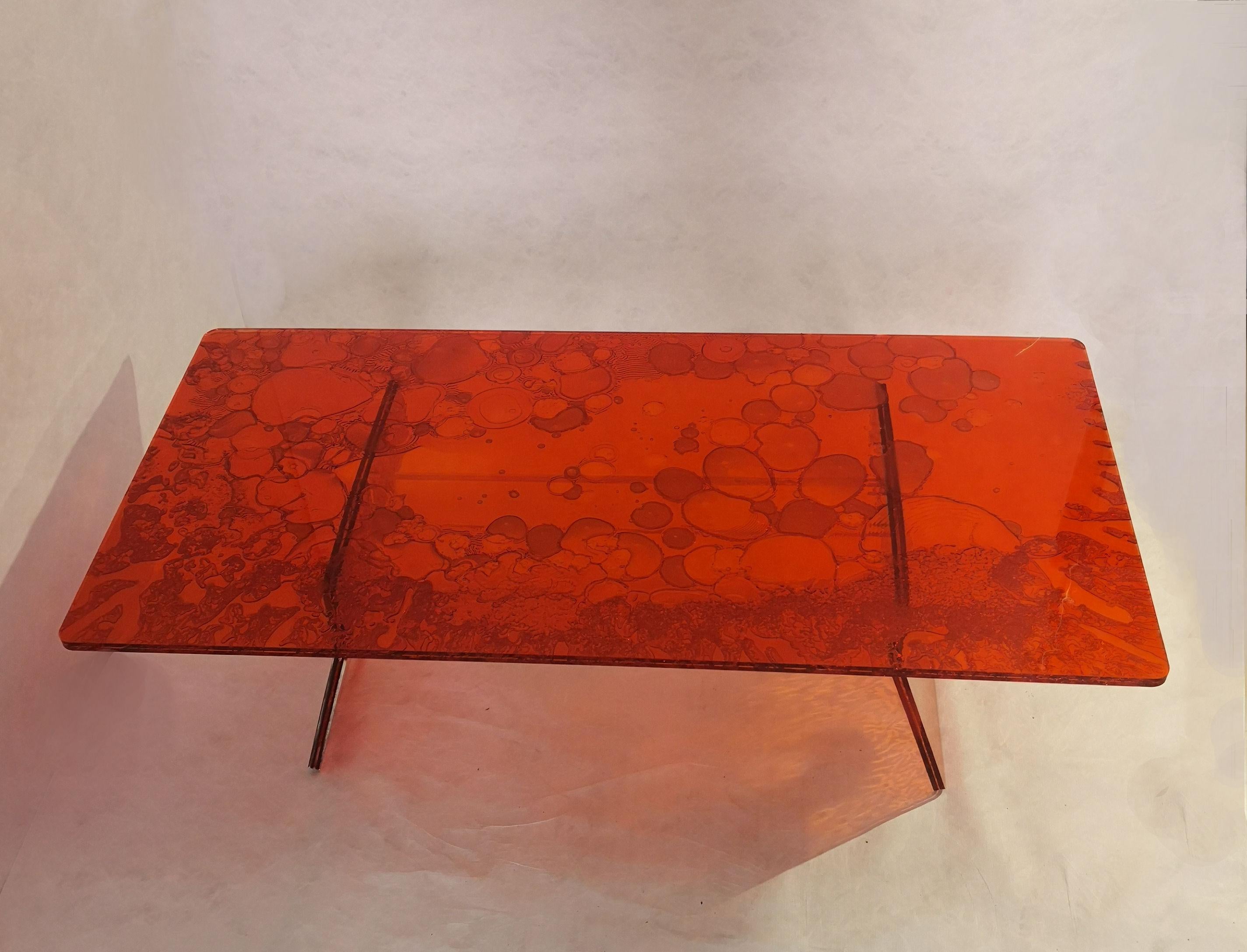 Machine-Made Sketch Coffee Table Made in Acrylic Red Design Roberto Giacomucci in 2022 For Sale