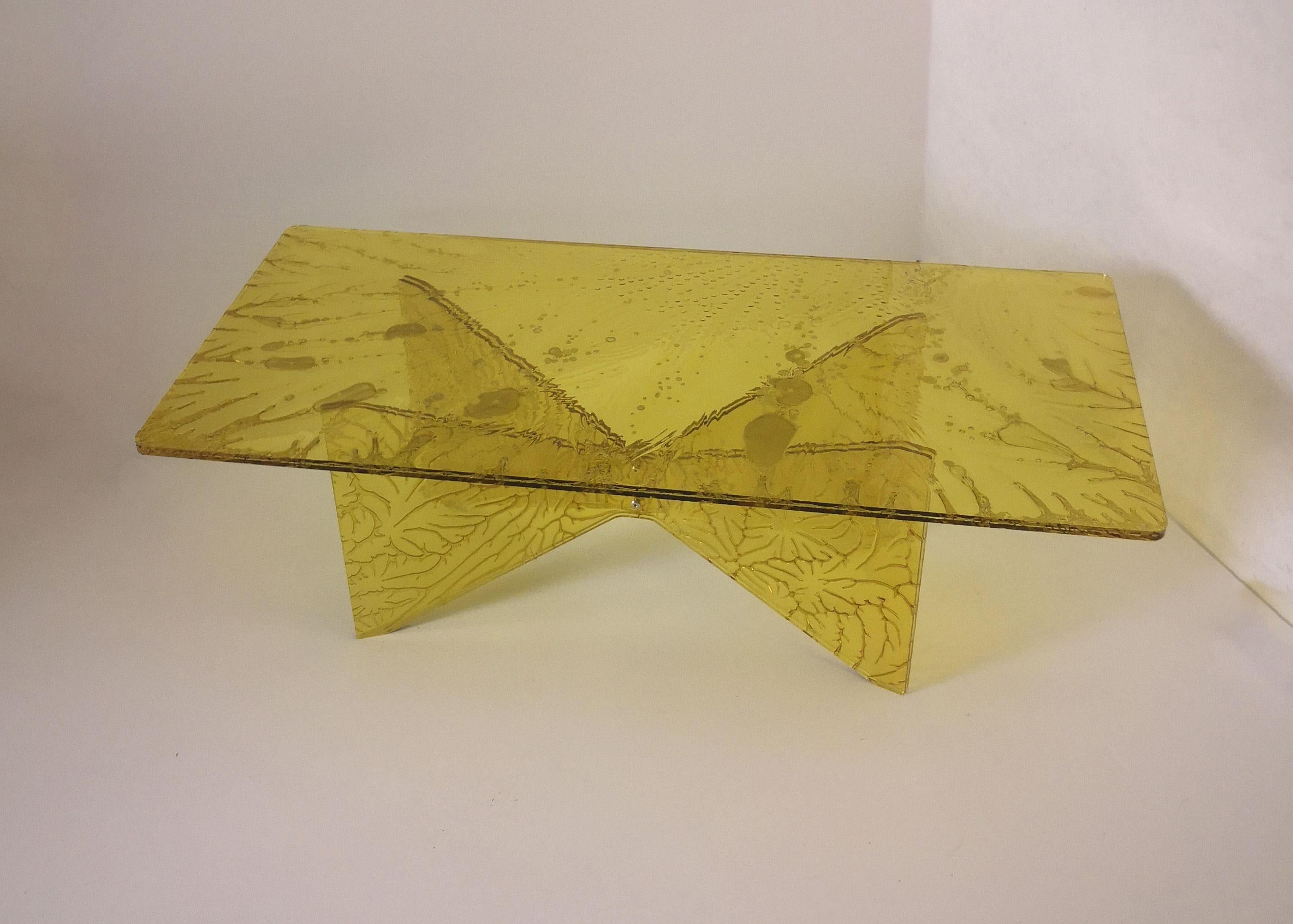Italian Sketch Coffee Table Made in Acrylic yellow Design Roberto Giacomucci in 2023 For Sale