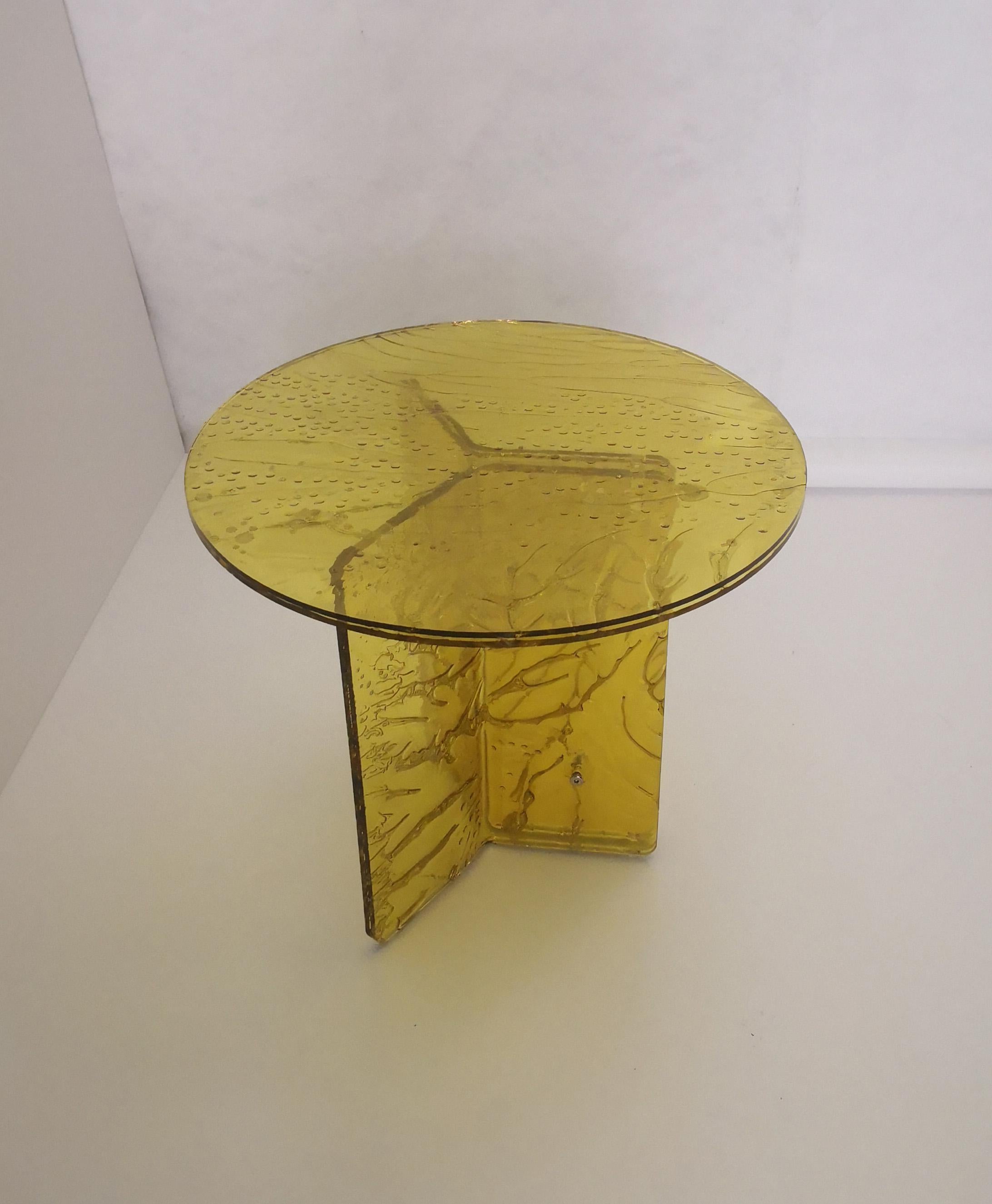 Machine-Made Sketch Coffee Table Made in Acrylic yellow Design Roberto Giacomucci in 2023 For Sale