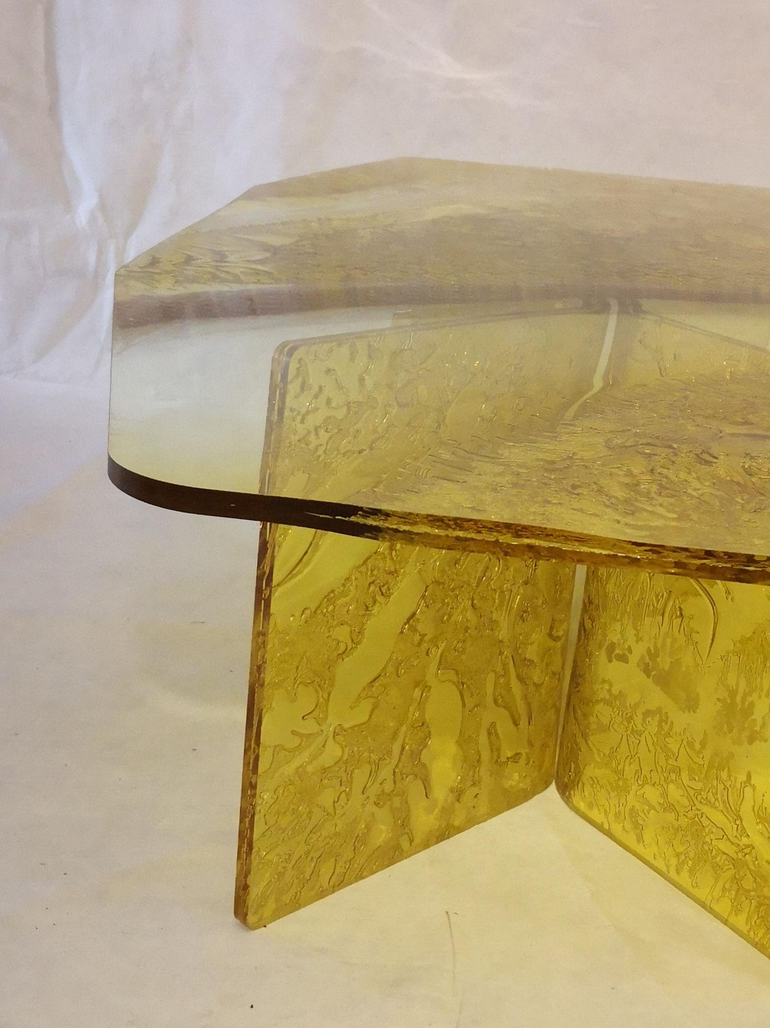 Contemporary Sketch Coffee Table Made of Acrylic Design Roberto Giacomucci 2022 For Sale