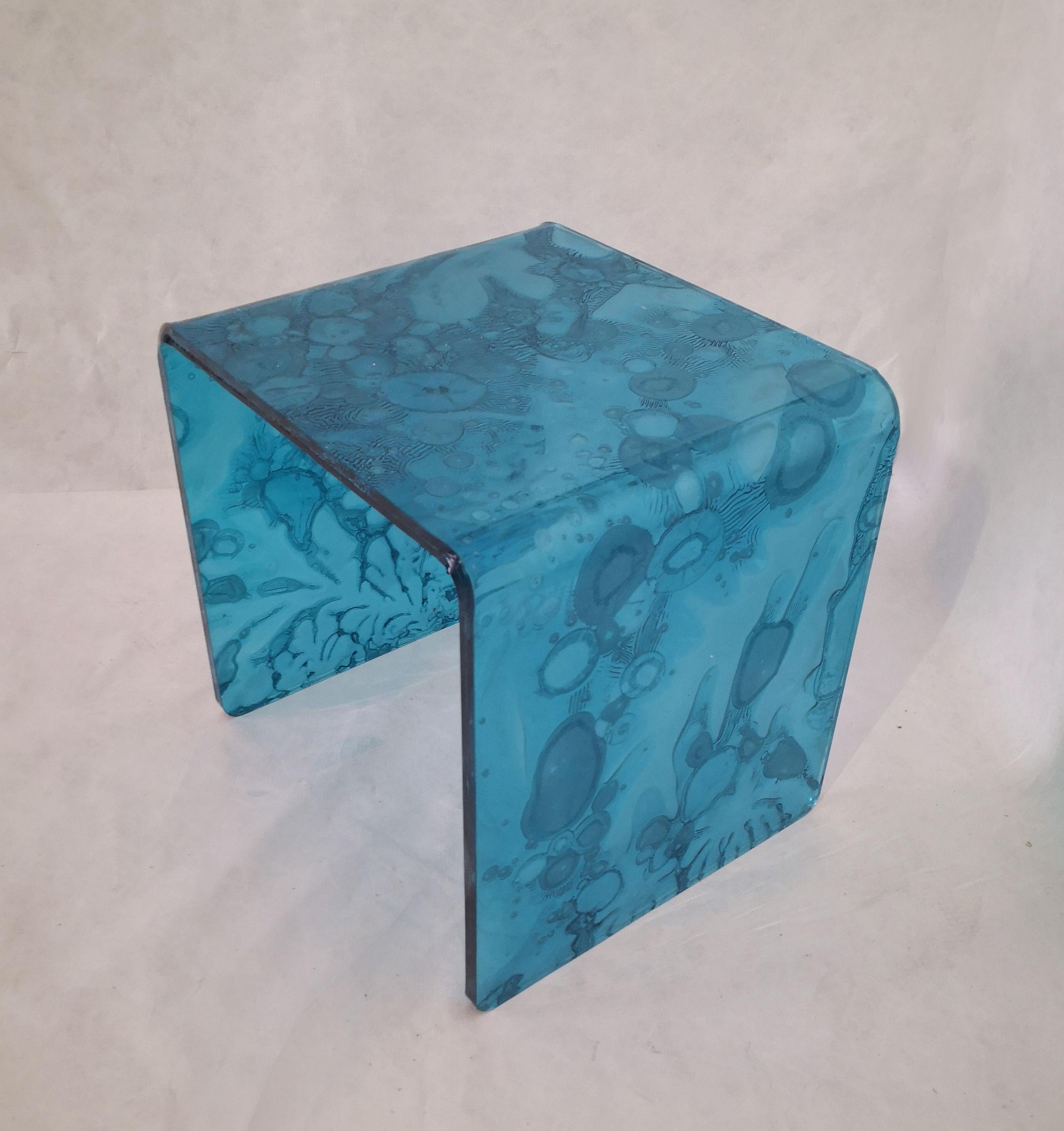 Moderne Mini table d'appoint Ponte faite d'un croquis  Conception en acrylique Roberto Giacomucci 2021 en vente