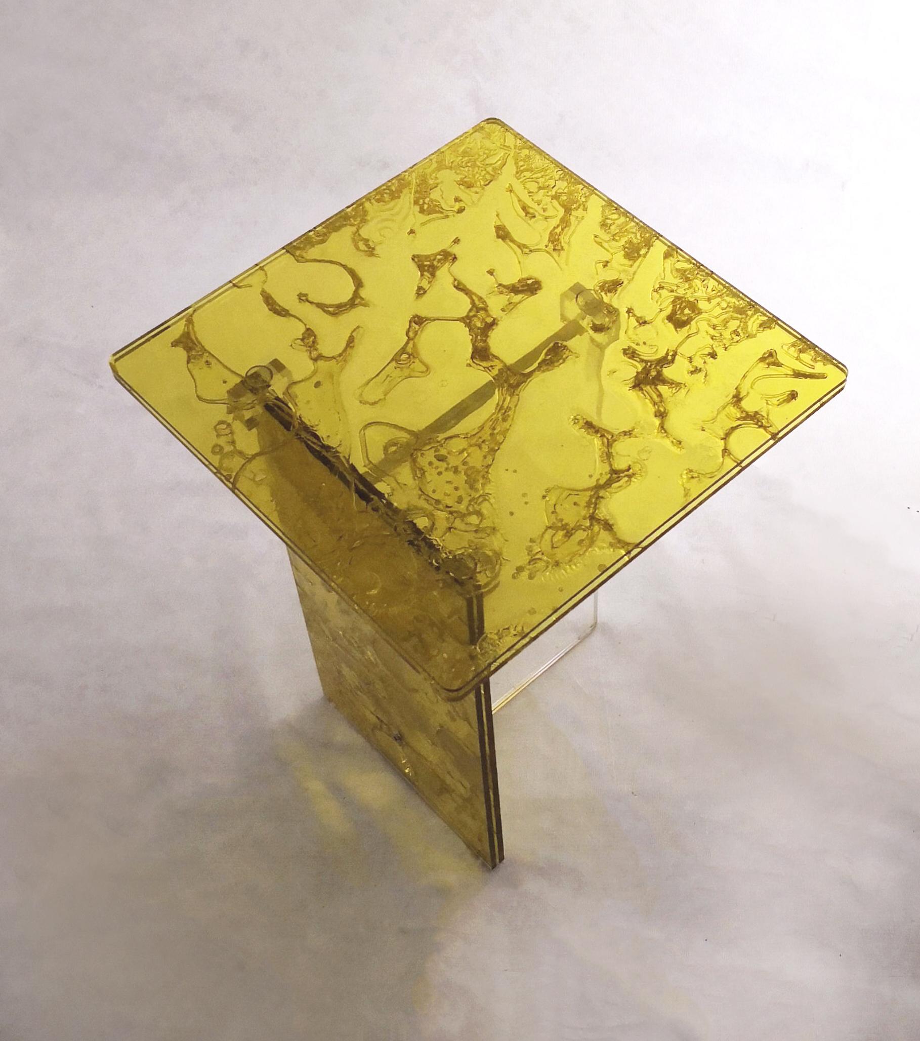 Machine-Made Sketch Mini Sidetable Made of Yellow Acrylic Des. Roberto Giacomucci in 2022 For Sale